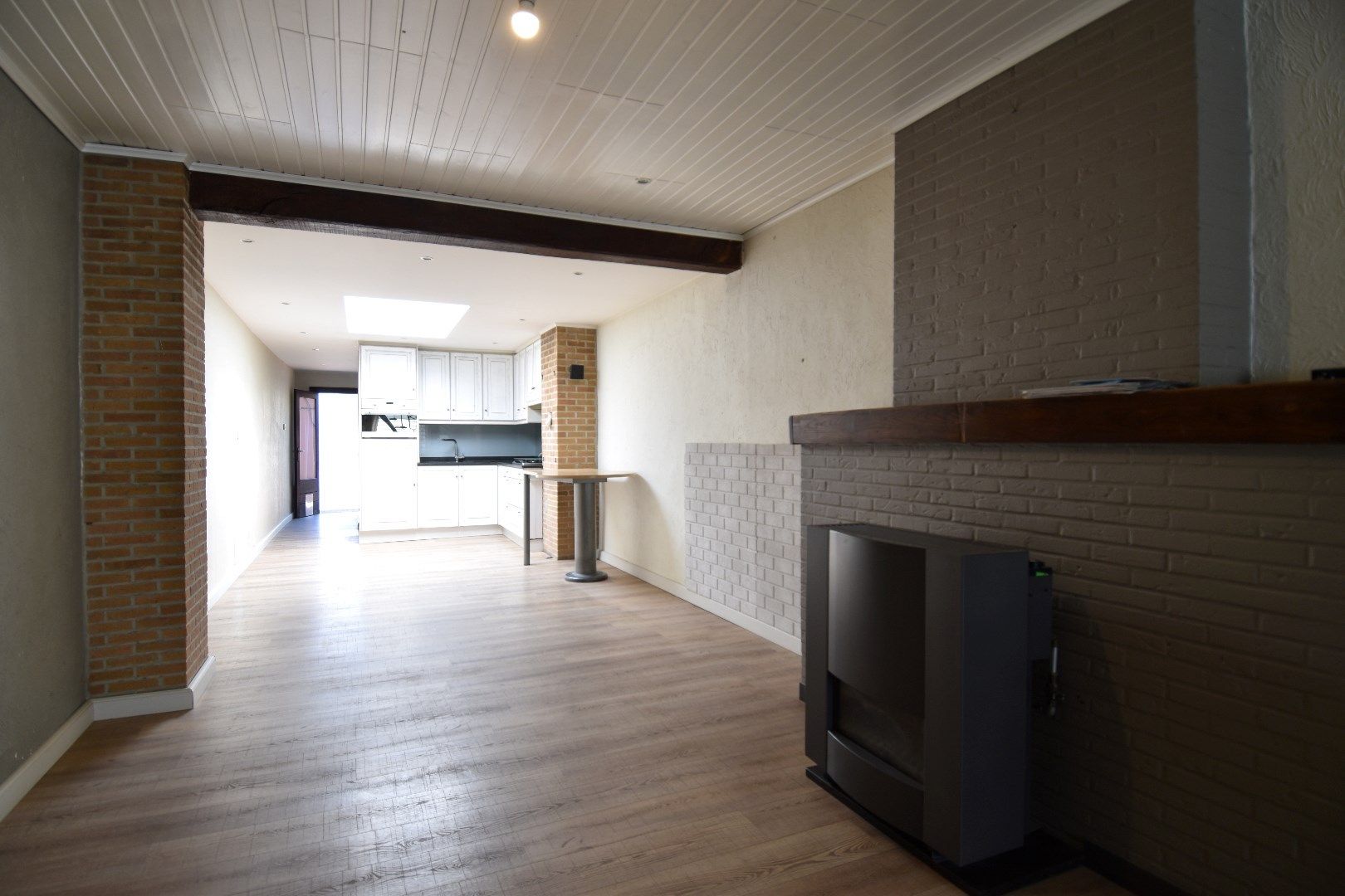 Gezellige stadswoning met 4 slaapkamers en terras te koop nabij Kortrijk-centrum foto 2