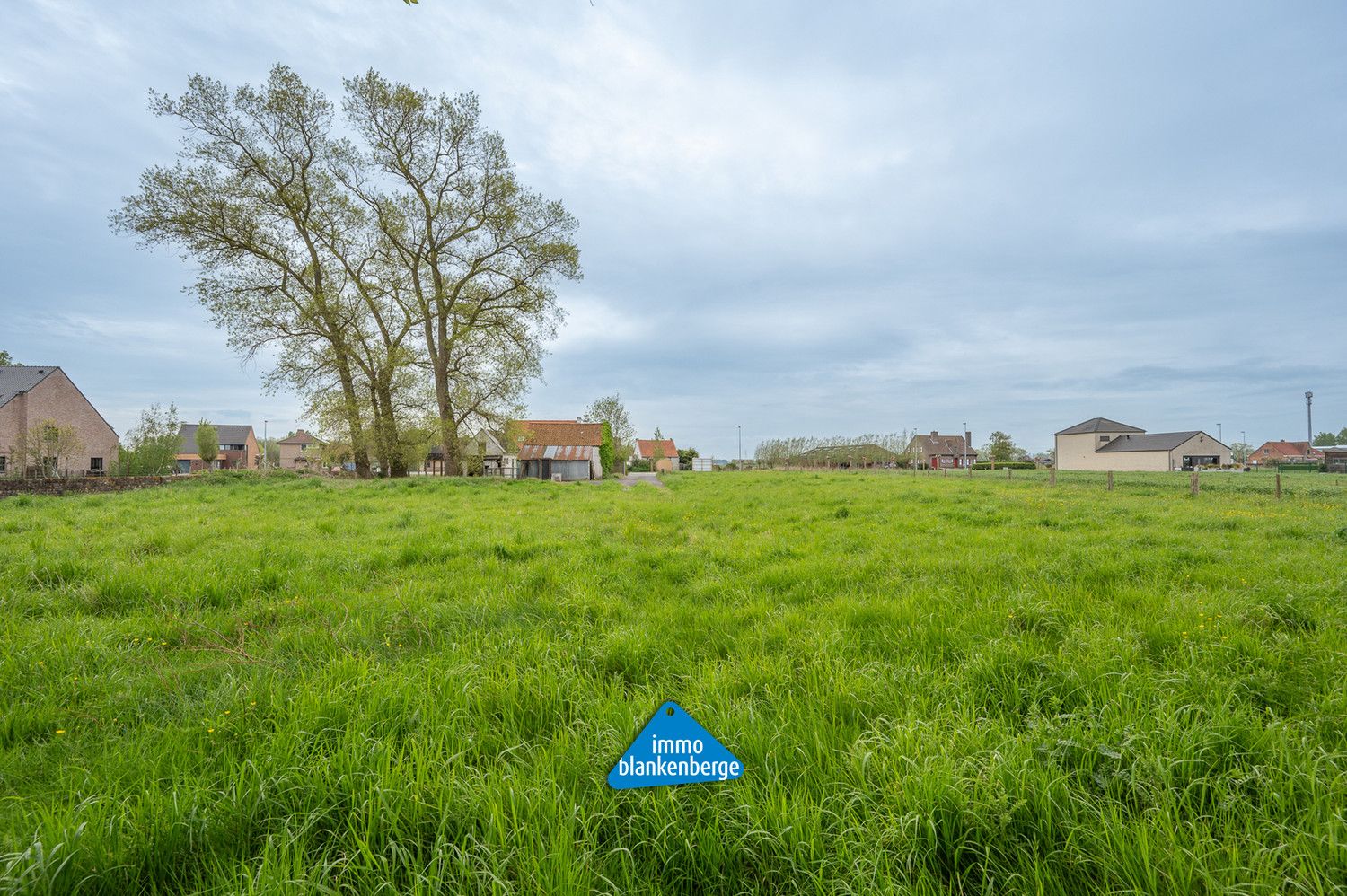 Unieke Hoeve Te Koop met 3.495m² Grond in Lissewege foto 11