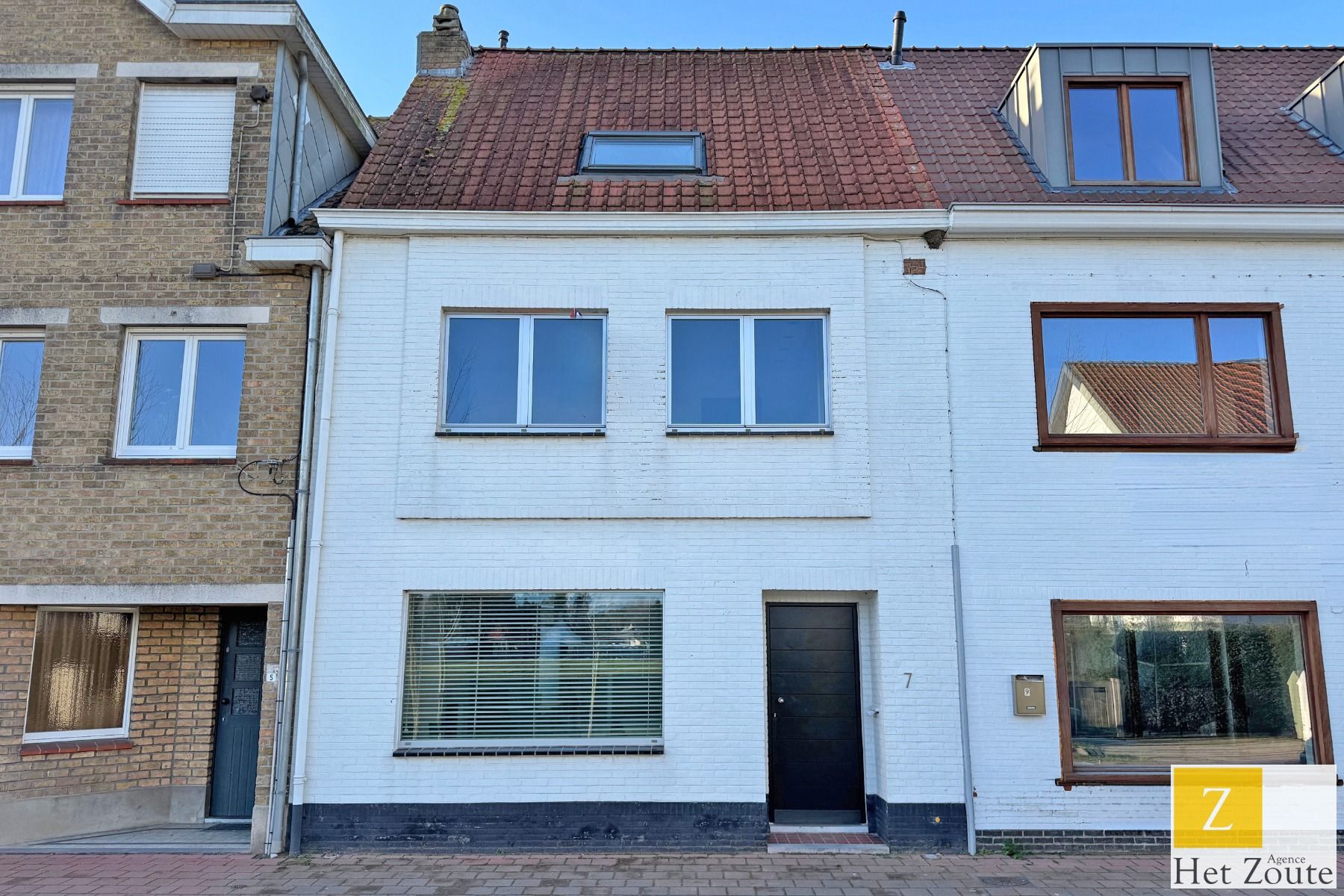 Zeer charmante woning vlakbij het Oosthoekplein te Knokke foto {{pictureIndex}}