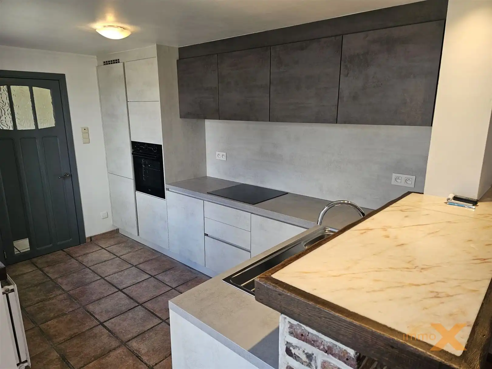 GEZELLIGE DORPSWONING MET TUINTJE foto 12