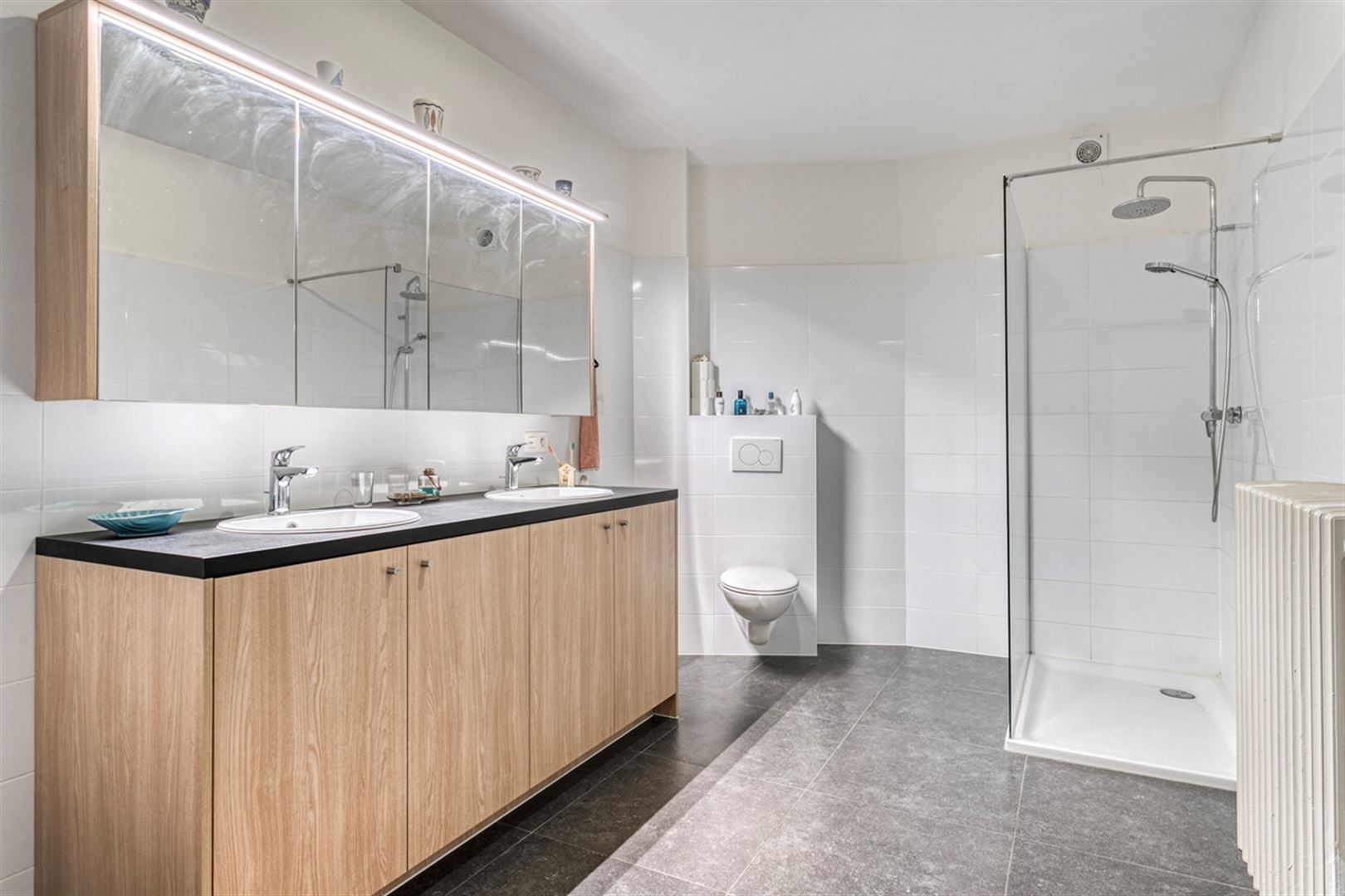 Gerenoveerd appartement (165 m2) met garage op een topligging.  foto 13