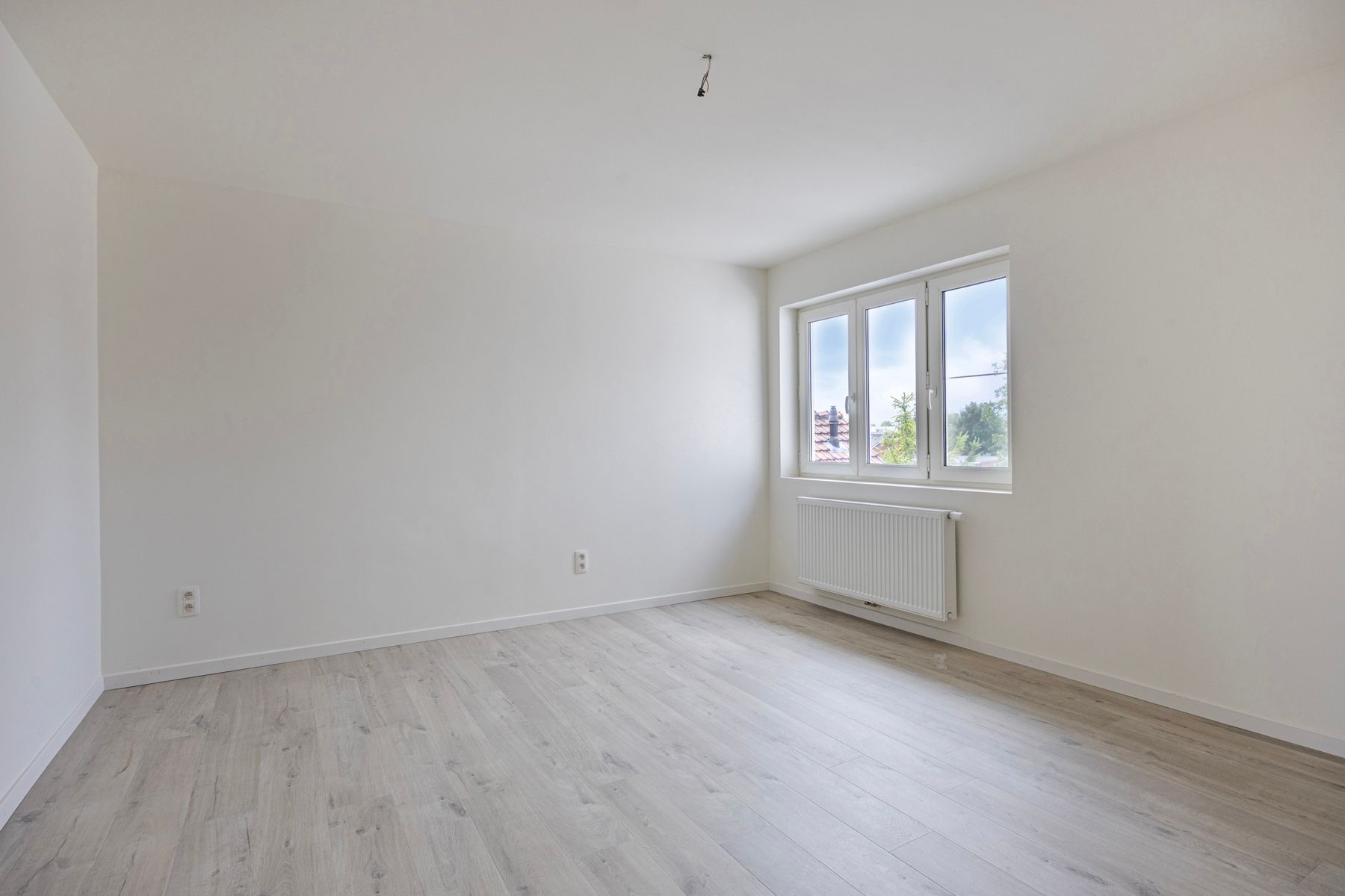 Volledig gerenoveerde gezinswoning te Bree. foto 17
