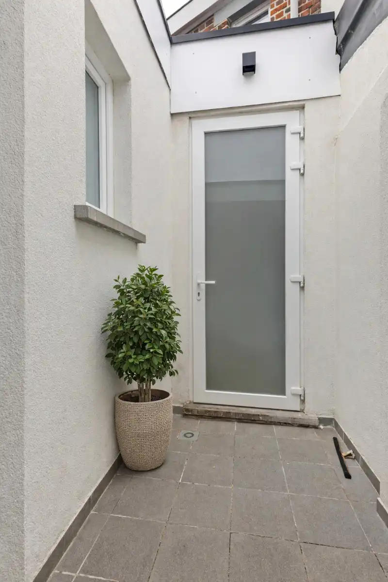 Hoekwoning met karakter, licht en verrassend veel ruimte foto 11