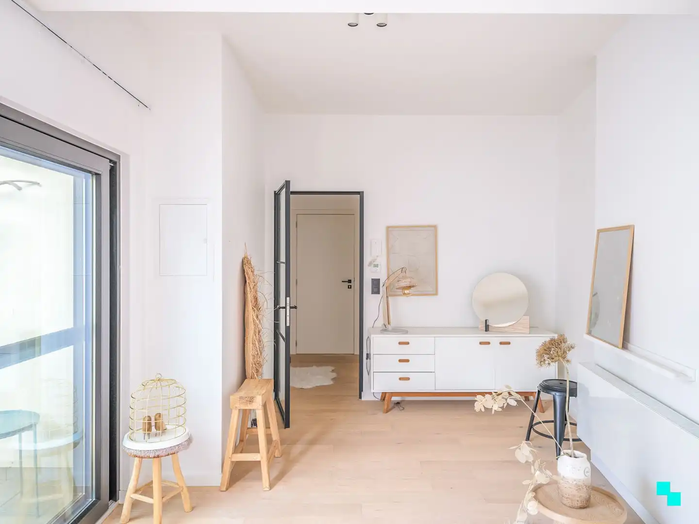 Gerenoveerd appartement met 2 slaapkamers en garage nabij Gent Dampoort foto 11