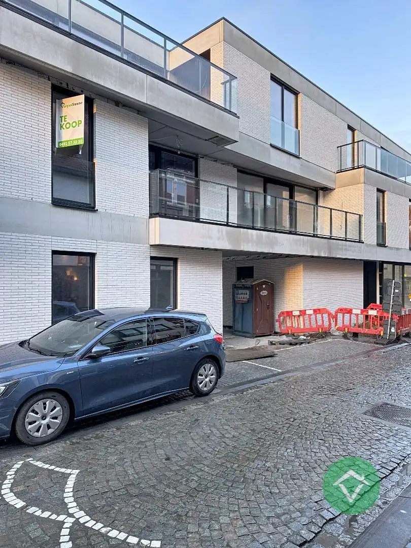 Volledig geschilderd Instapklaar appartement met garage in centrum Koekelare foto 3