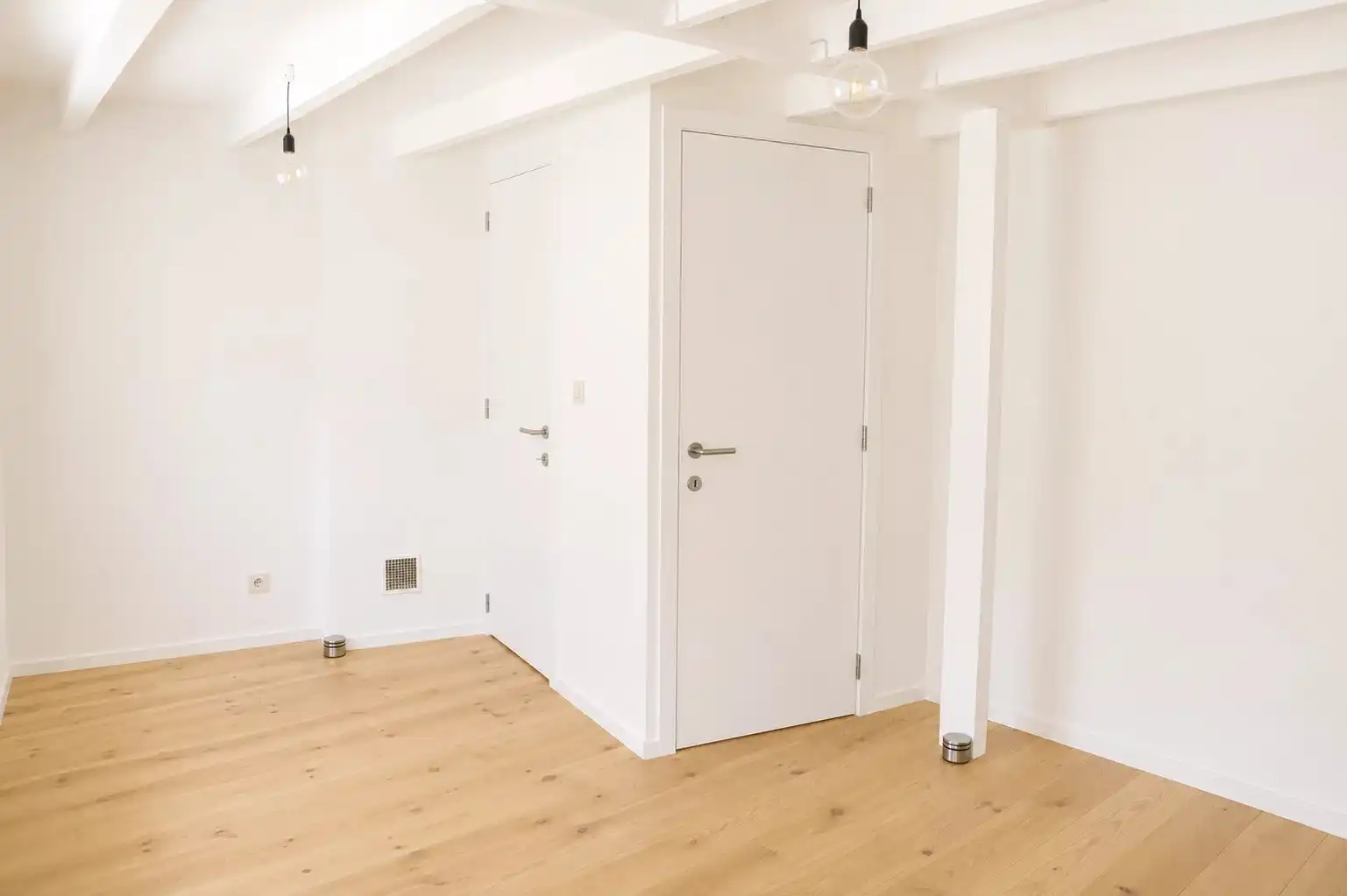 GEZELLIGE WONING MET 2 RUIME SLPK'S OP EEN RUSTIGE LOCATIE IN  BORGLOON foto 14