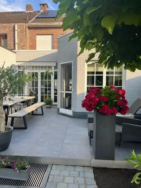 Verzorgde instapklare woning met 4 slaapkamers en ruime garage. foto 34