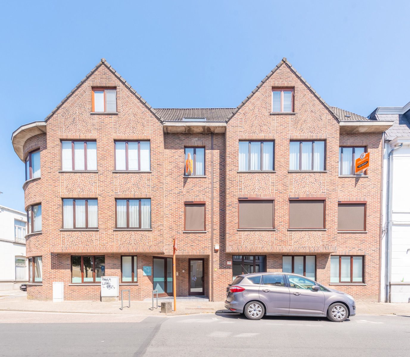 Ruim en energiezuinig appartement (161 m²) met garagebox foto {{pictureIndex}}