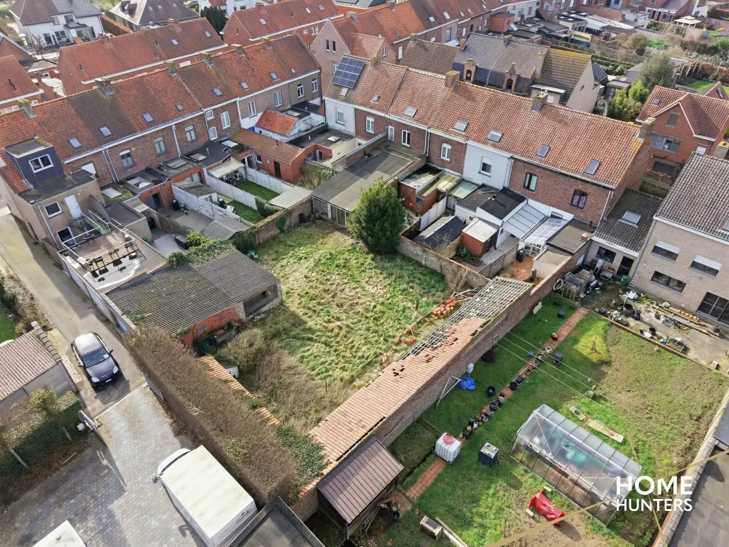 Karaktervolle renovatiekans op topligging in Ieper – 4 slaapkamers, ruime tuin en garage met achteruitgang foto 5