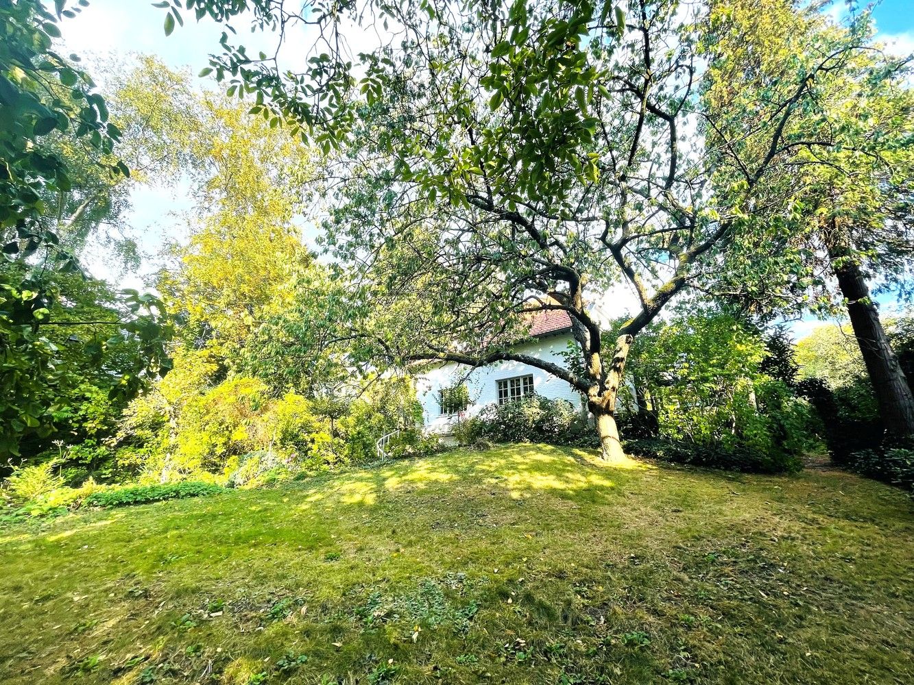 Villa met zonnige tuin in een rustige buurt foto 20