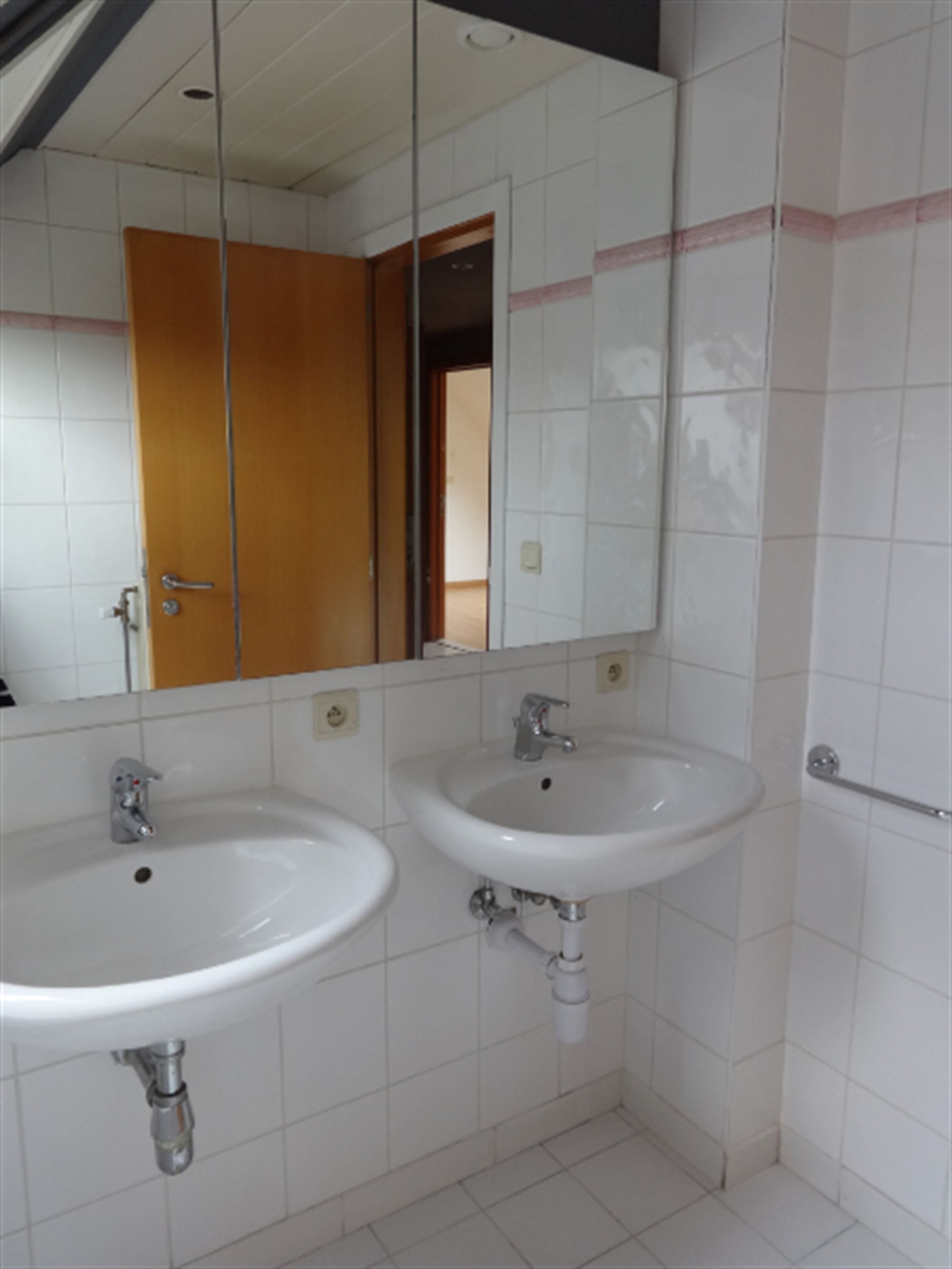 Modern appartement centrum Kortrijk foto 10