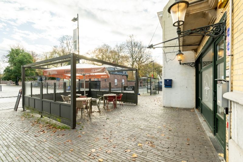 Commercieel handelspand met bovenliggende woonst op de Markt van Ingelmunster foto 4