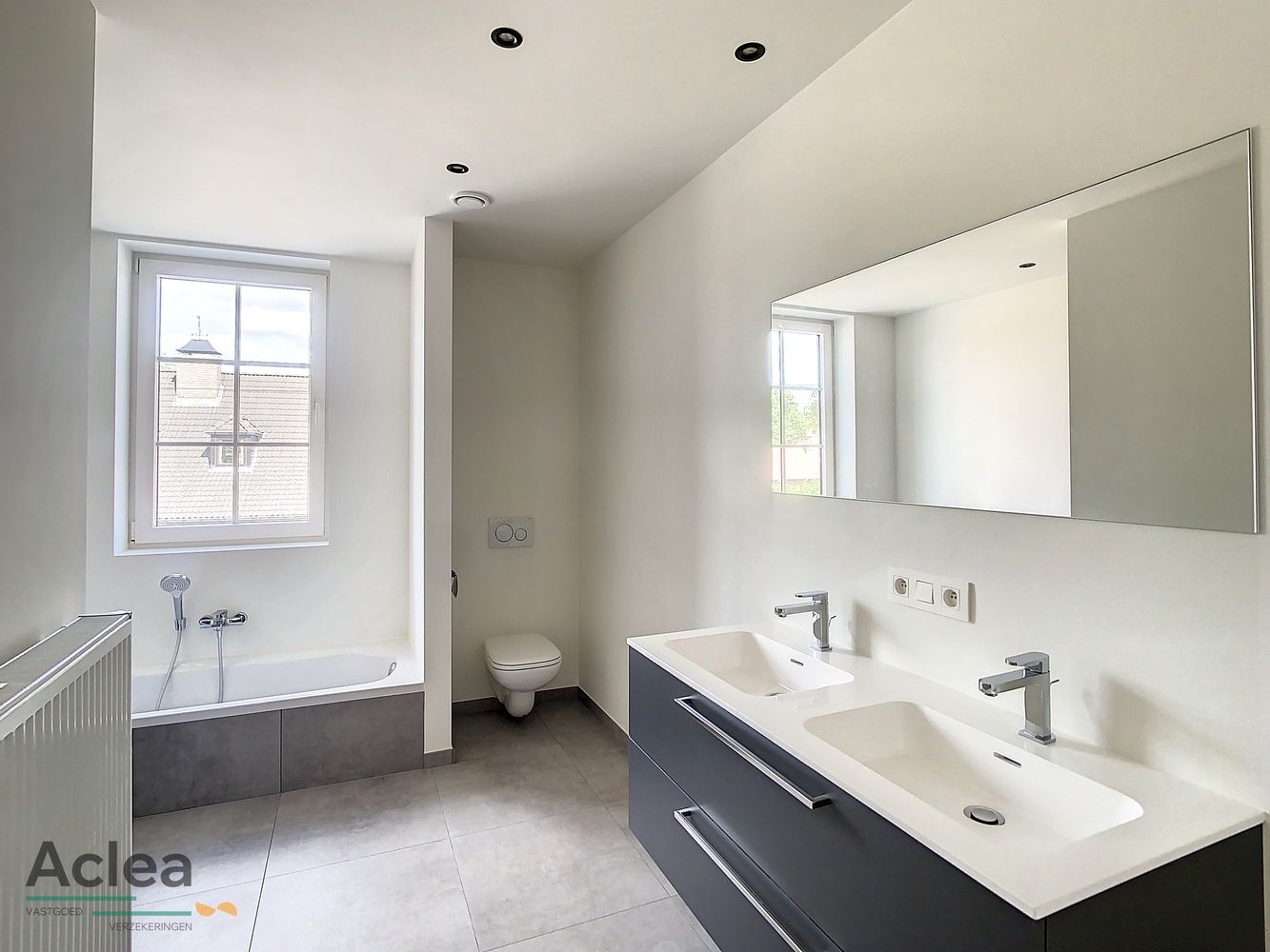 Prachtige recente koppelwoning met 5 slpks foto 14