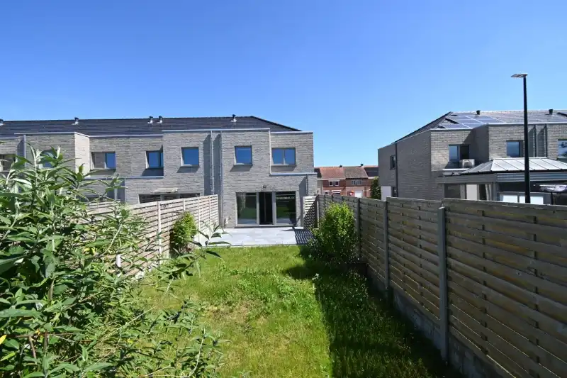 Moderne passiefwoning met 3 slaapkamers, garage en tuin op toplocatie in Deinze (EPC A) foto 14