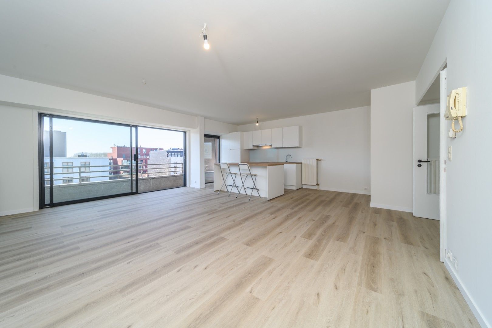 Mooi gerenoveerd appartement te Gent foto {{pictureIndex}}