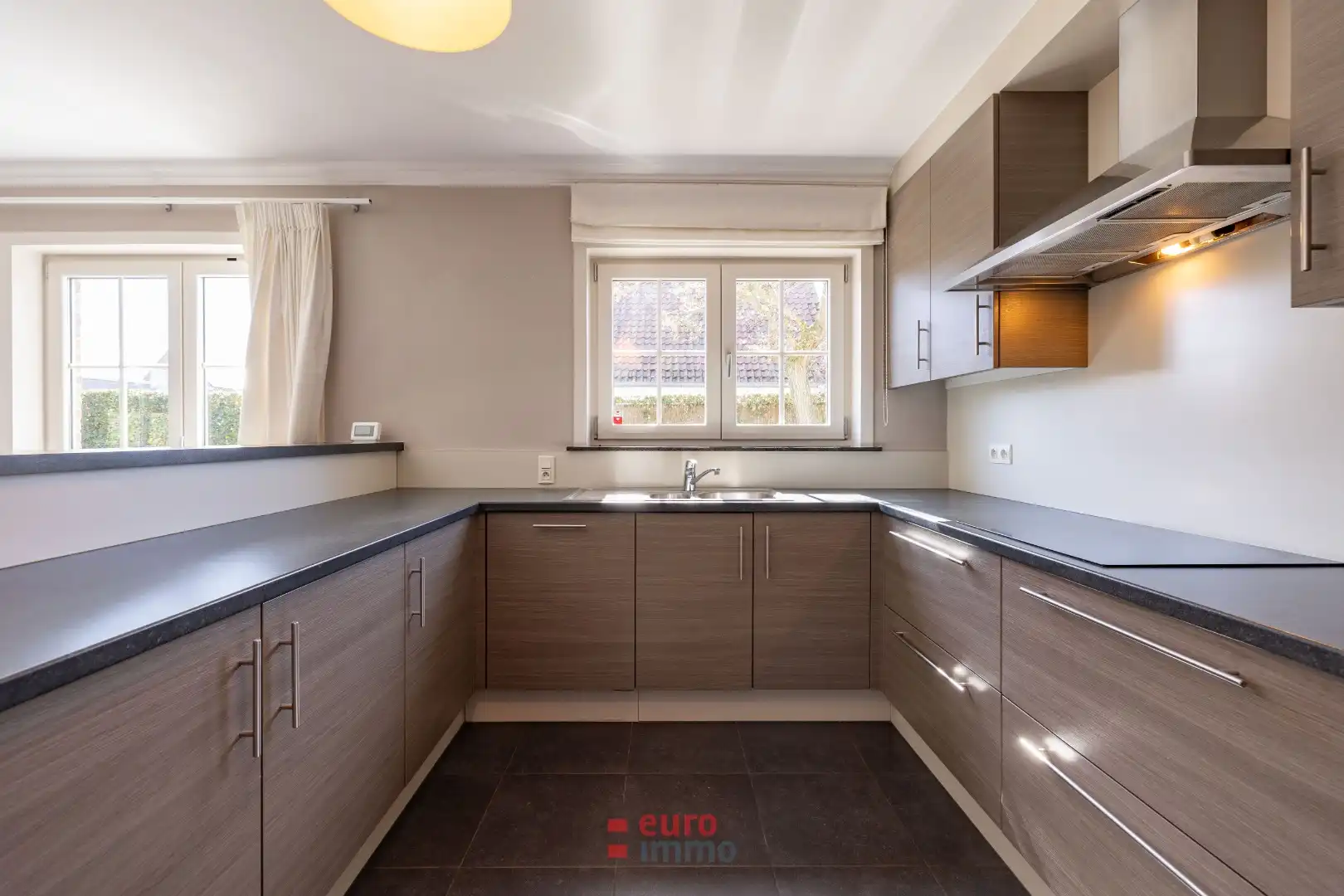 Alleenstaande villa op unieke ligging aan de duinen van Oostduinkerke foto 9