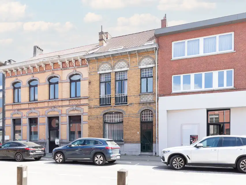 Hoofdfoto van de publicatie: Karaktervolle herenwoning in het centrum van Wijnegem