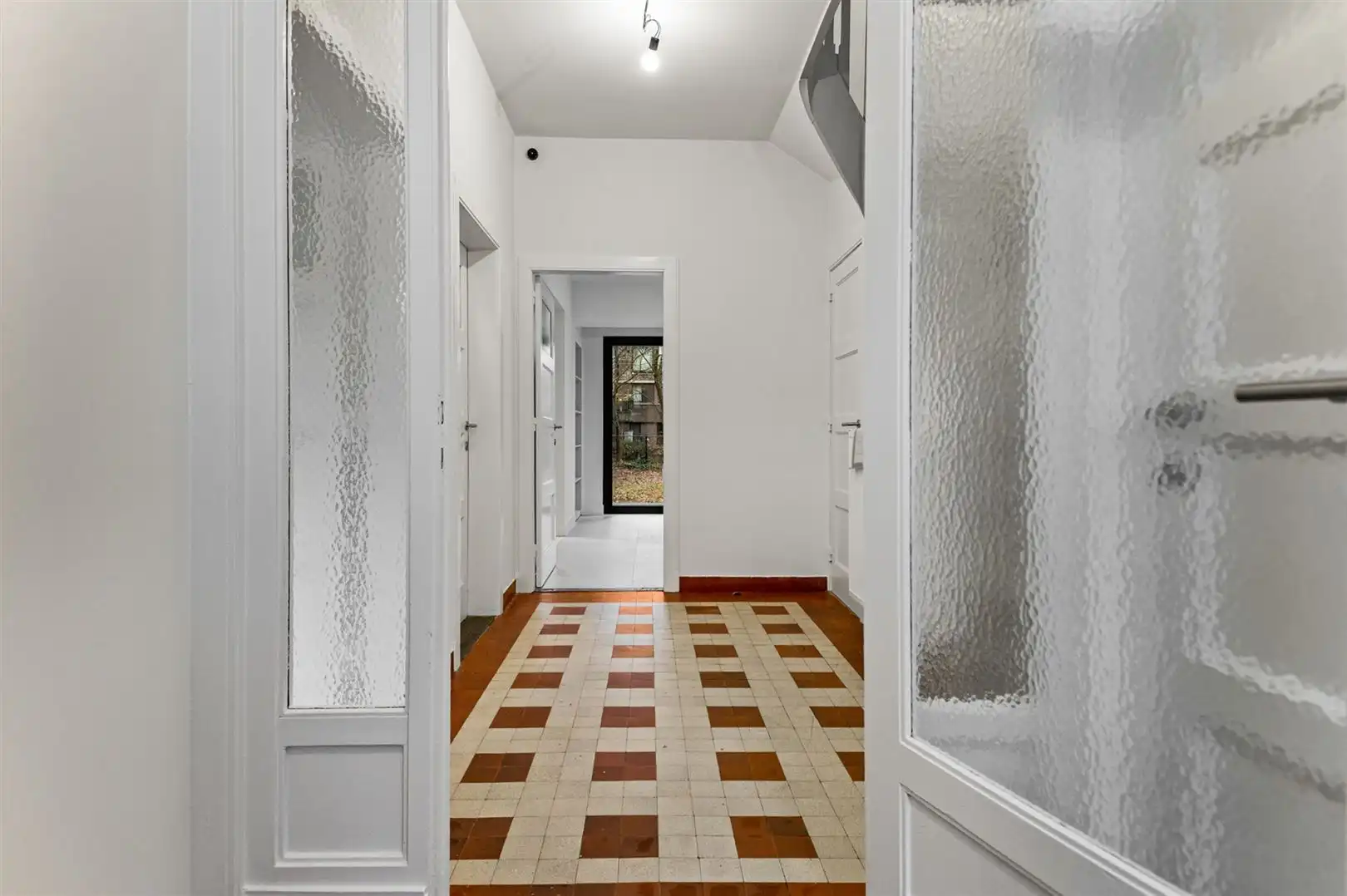 Totaal gerenoveerde woning met 4 à 5 slaapkamers in Ekerse dorpskern. foto 16