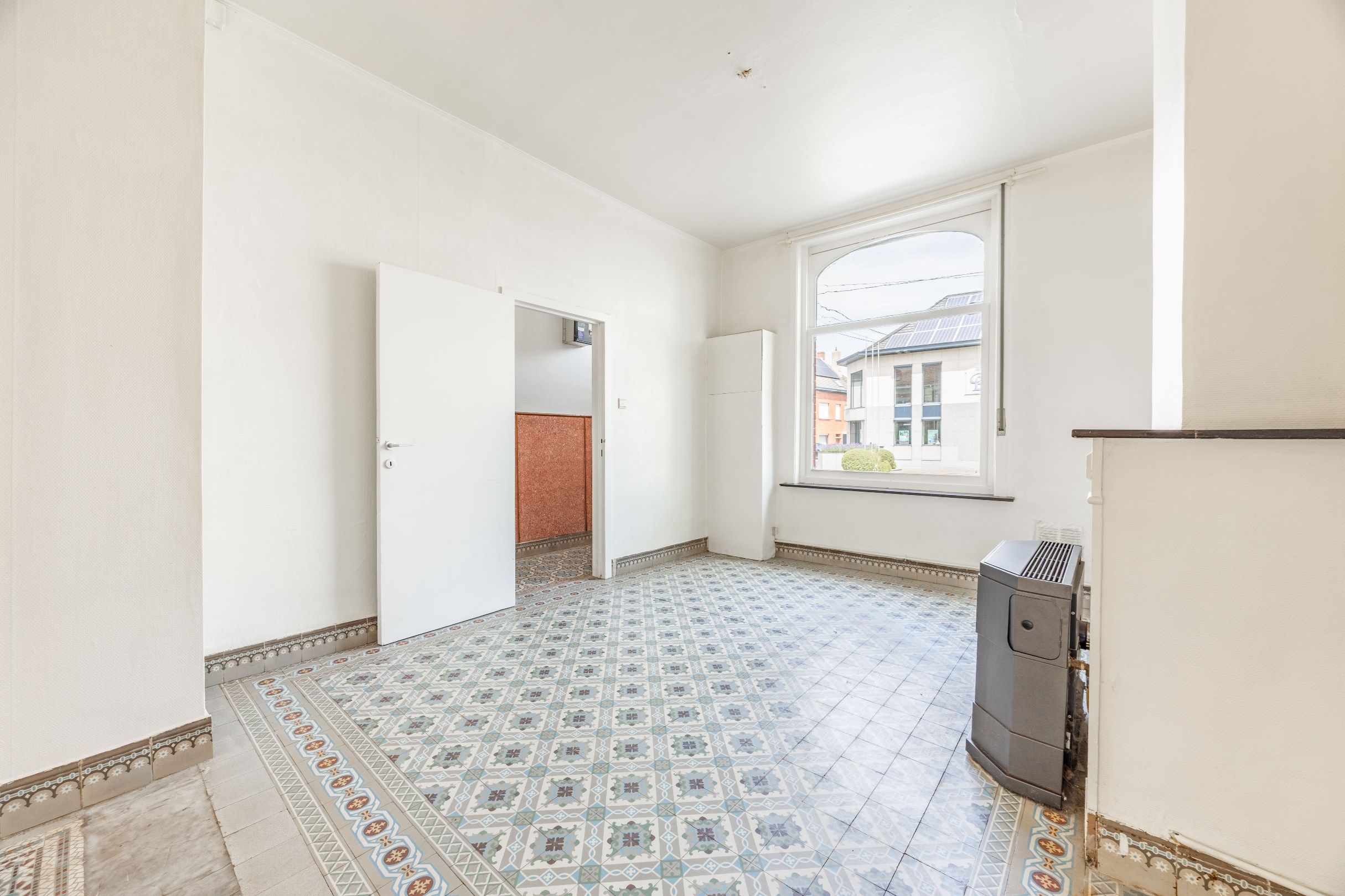 TE RENOVEREN WONING MET GARAGE foto 4