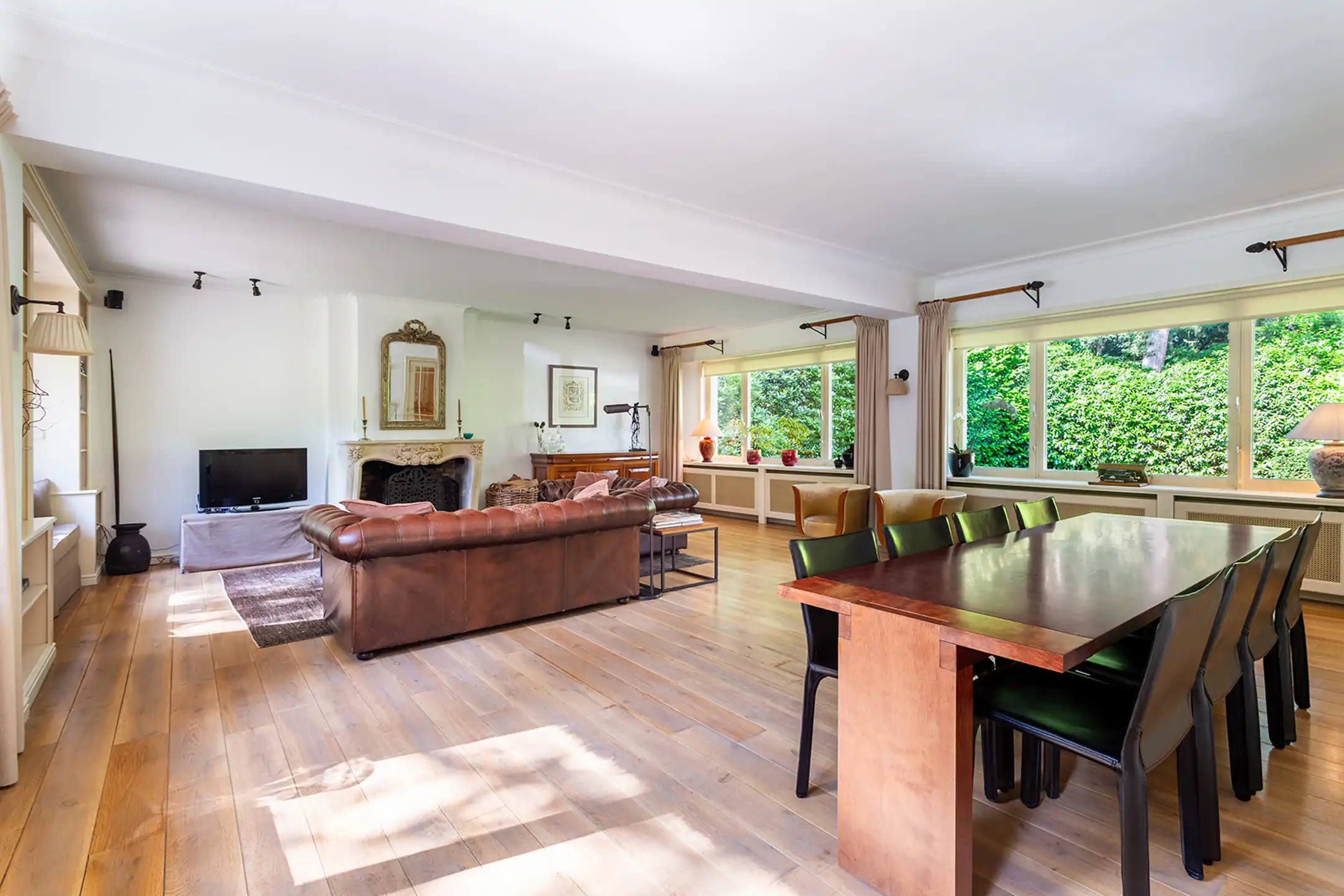 Charmante klasse-villa met rieten dak in bosrijke omgeving foto 7