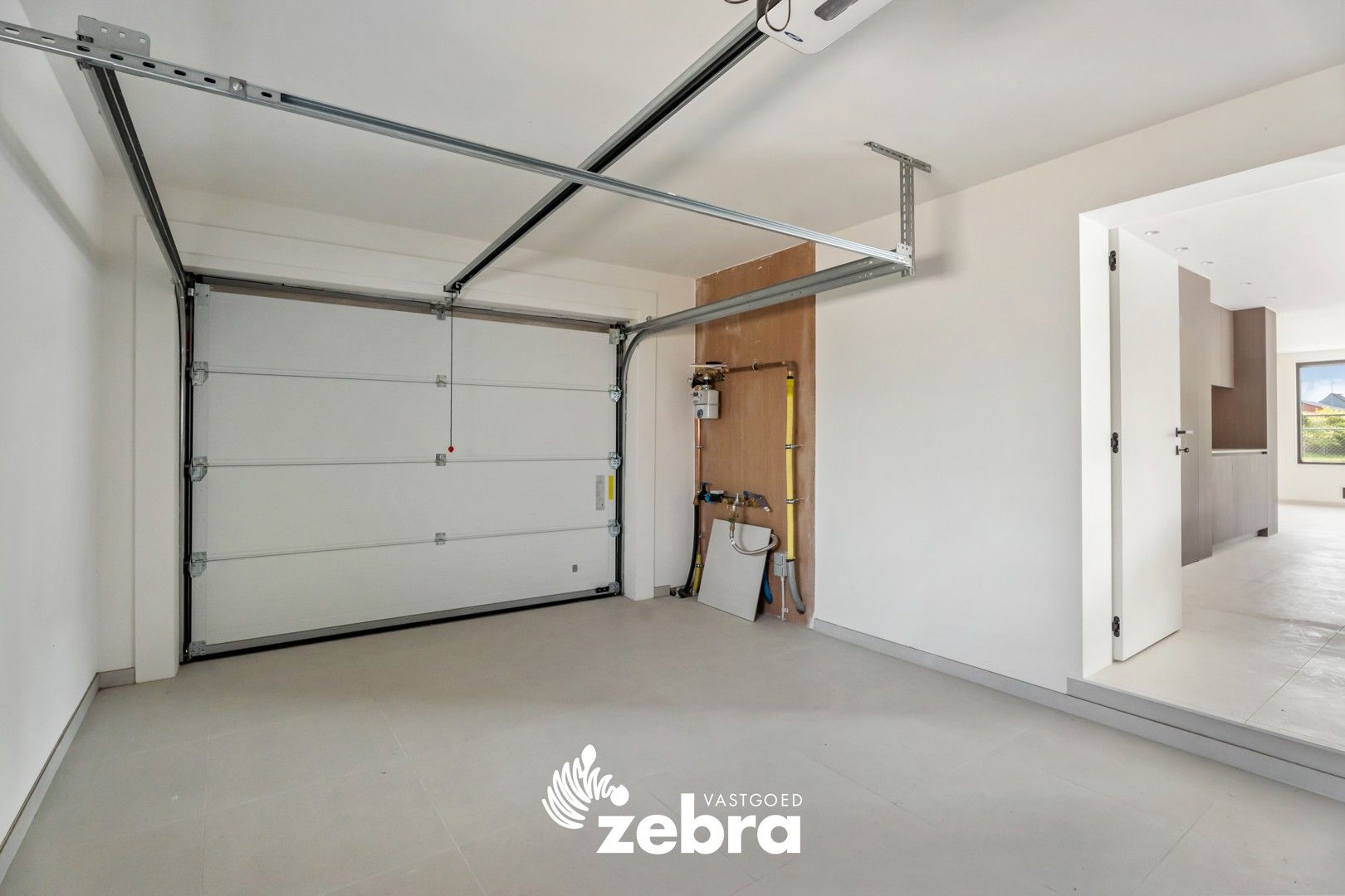 Prachtig gerenoveerde villa met 5 slaapkamers en 2 badkamers te Oostrozebeke! foto 26