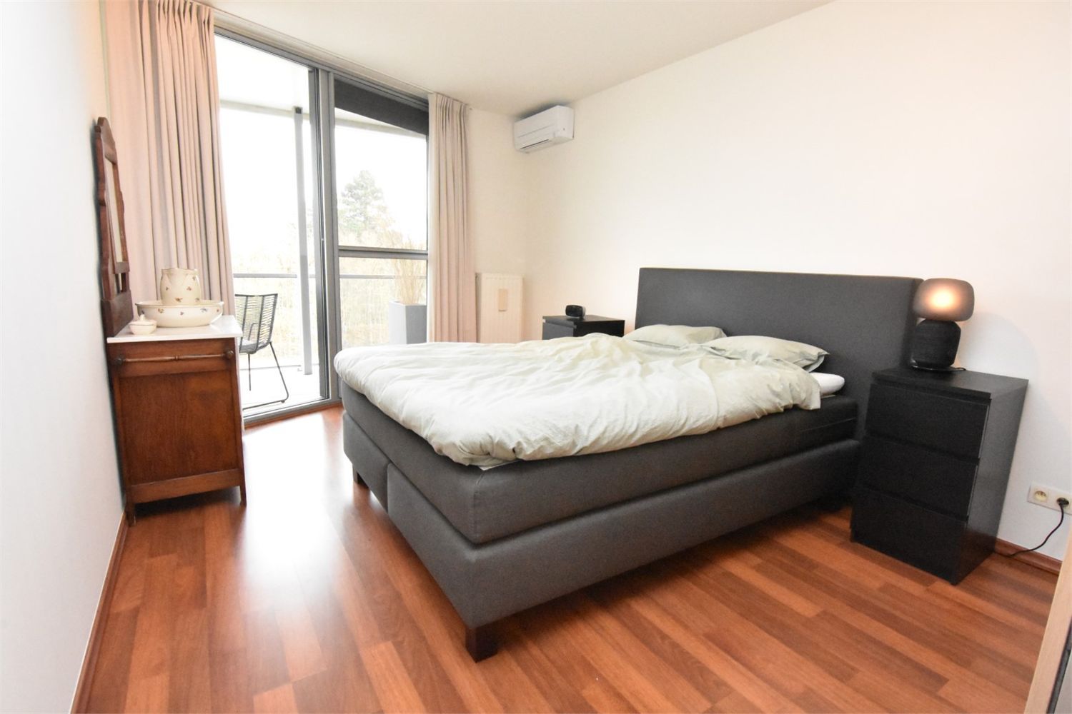 MOOI AFGEWERKT RUIM APPARTEMENT MET 2 SLPKS EN 2 TERRASSEN foto 11