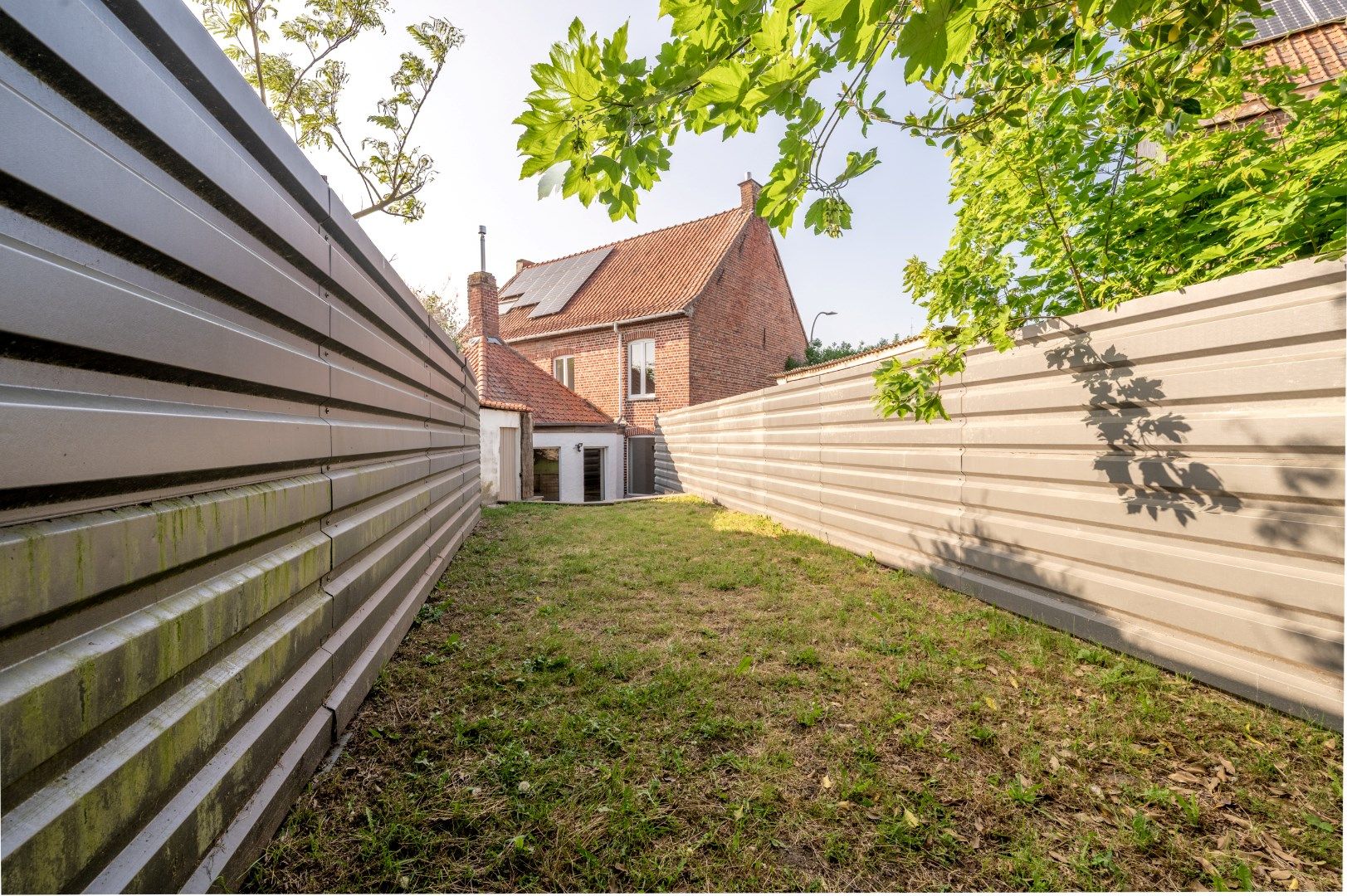 Centraal gelegen huis met 3 kamers en een aangename tuin foto 3