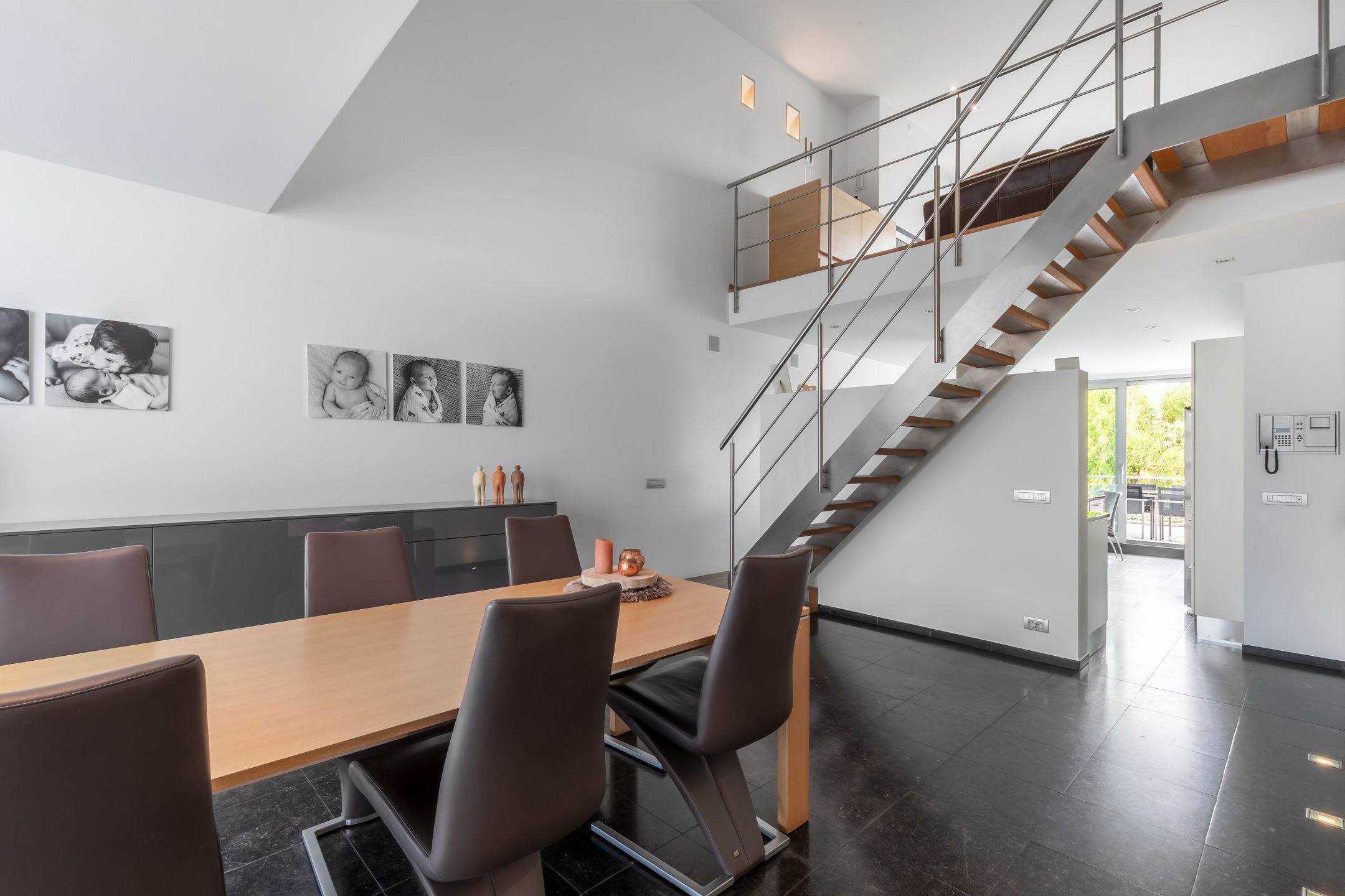 Moderne woning met kantoor aan huis nabij Rivierenhof foto 4