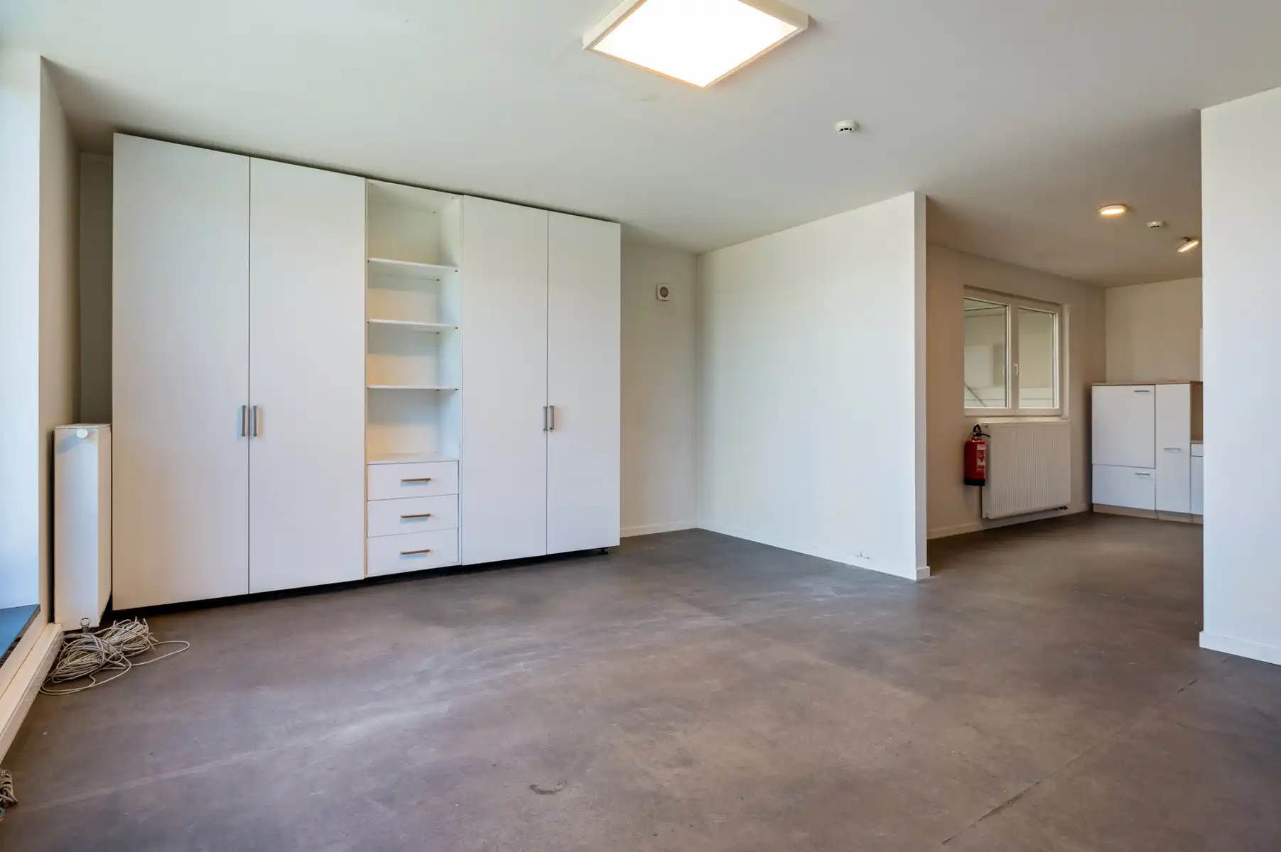 KMO Unit van 210m²+63m² verdieping+ 2pp foto 15