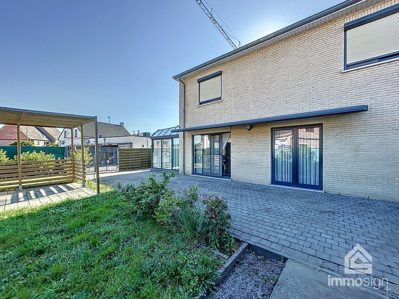 Instapklare gezinswoning met veranda en tuin in het hart van Kaulille foto {{pictureIndex}}