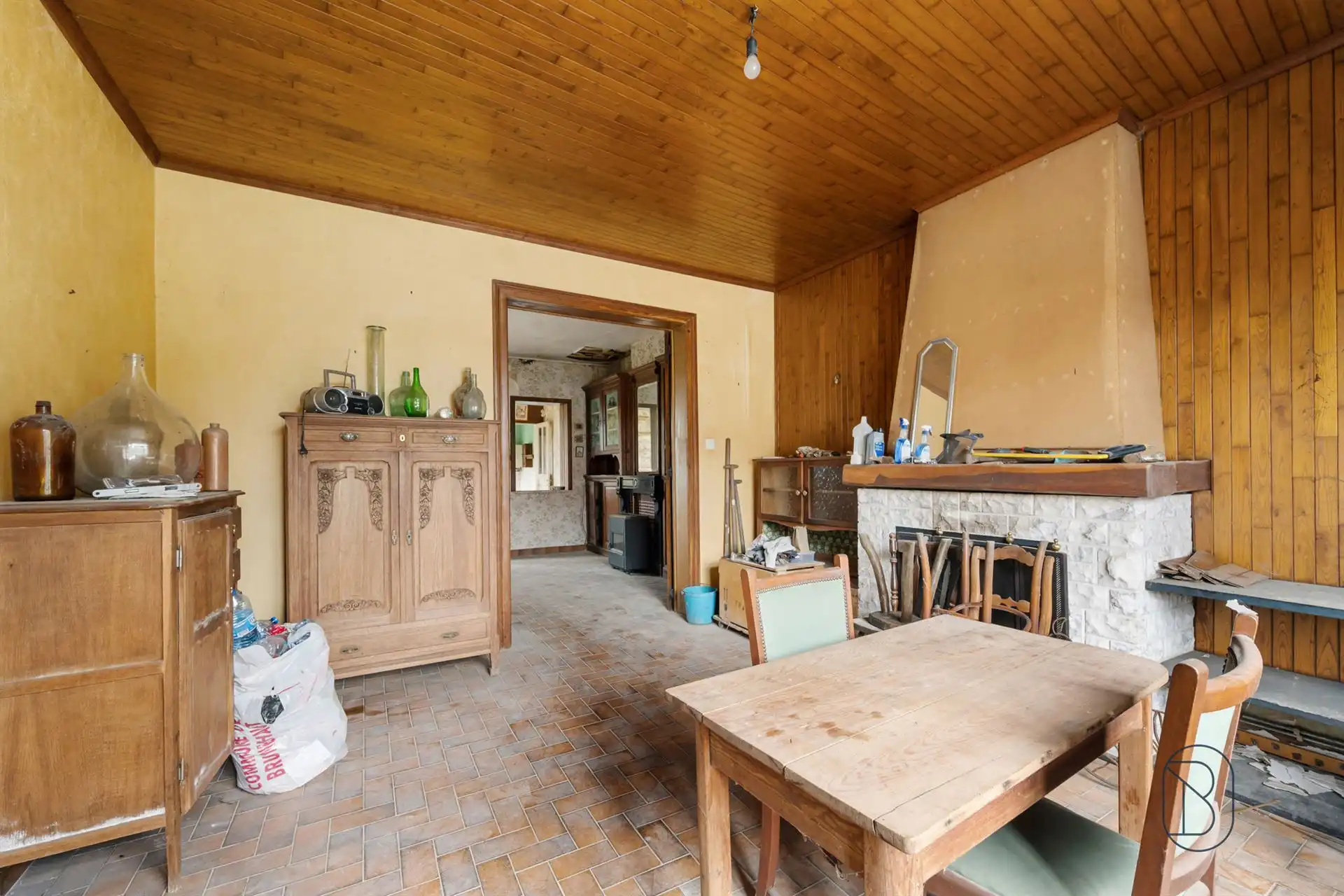 Totaal te renoveren woning met bijgebouwen op 1570m2 foto 10