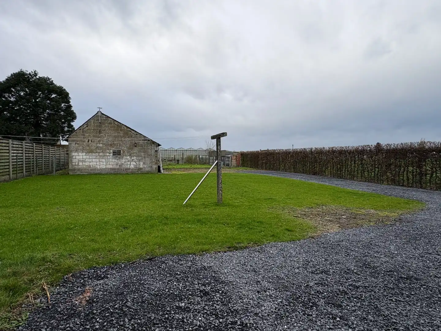 Gerenoveerde woning te huur in Wingene op 1197m² foto 17