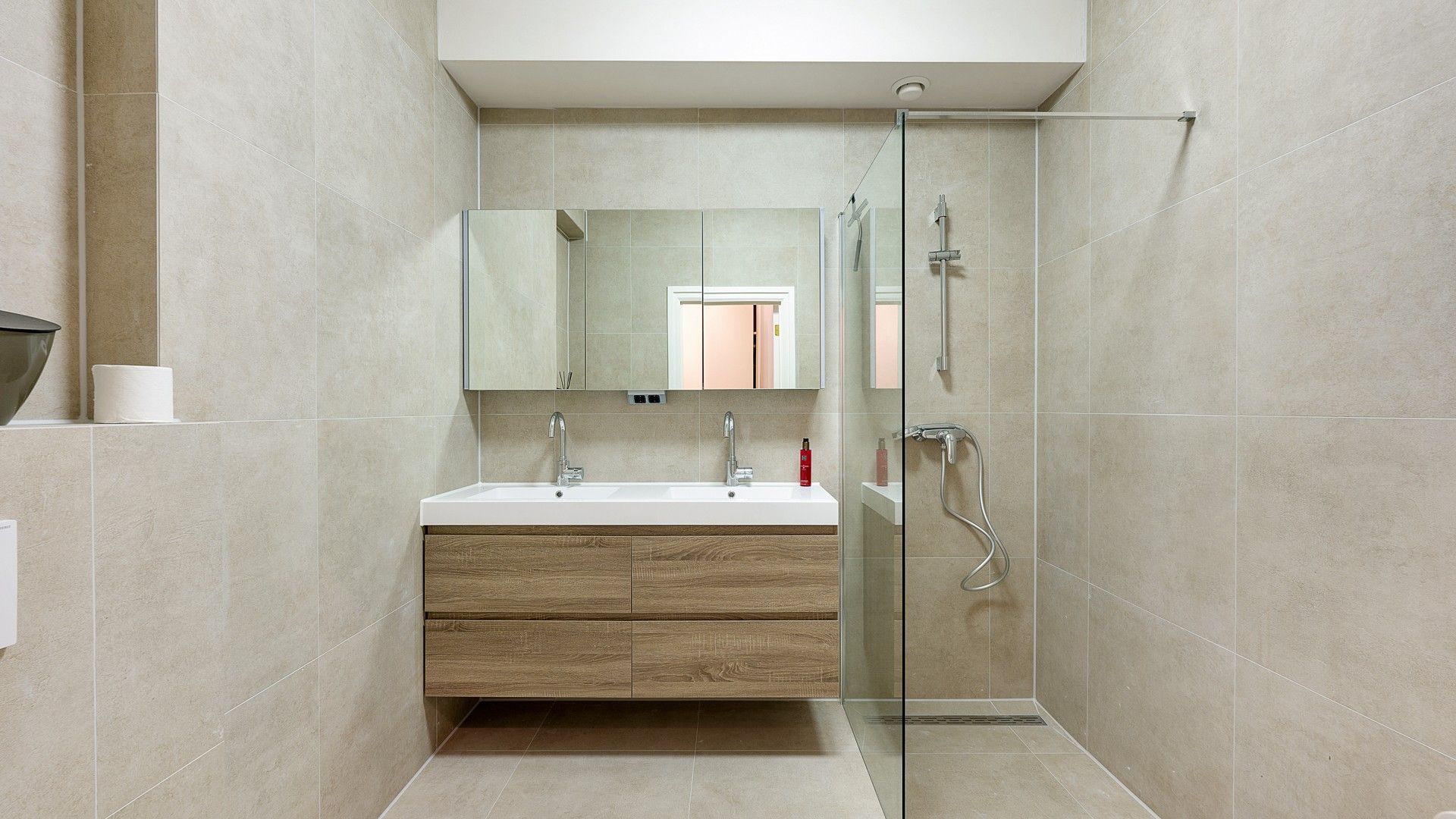 Heel ruim appartement van 165m² in de villaresidentie Elysée vlakbij het strand en het Albertplein, hartje Zoute. foto 27