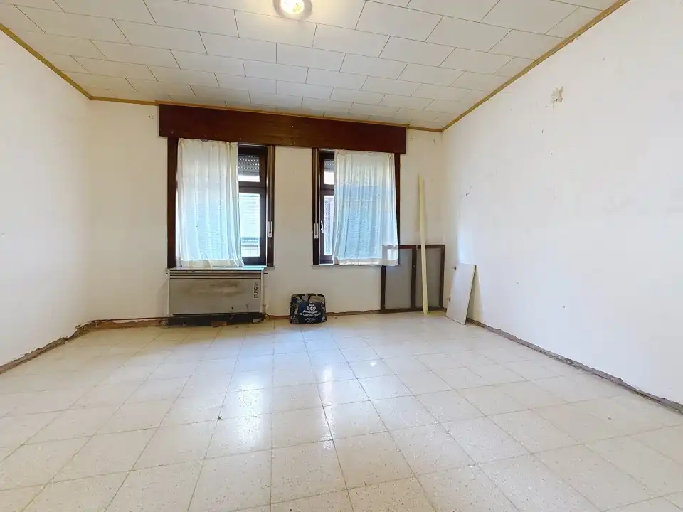 Te renoveren woning met garage op 354m² op Stadenberg foto 5