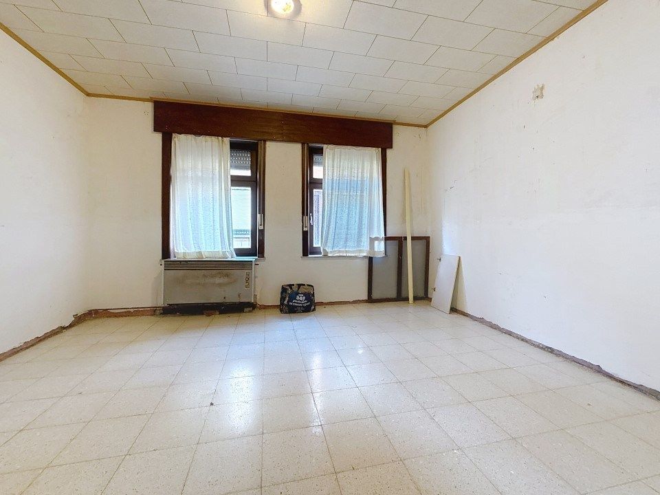 Te renoveren woning met garage op 354m² op Stadenberg foto 5