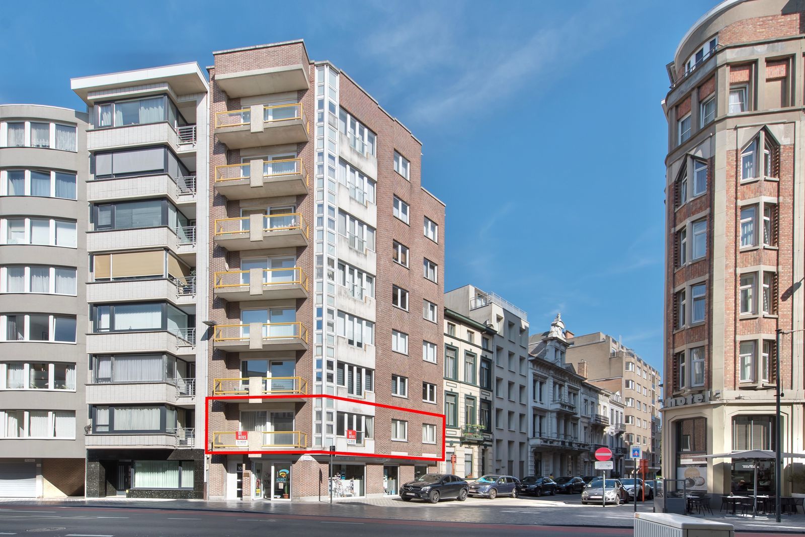 Ruim appartement met 3 slaapkamers en zonnig terras in hartje Oostende, pal aan het strand foto 16