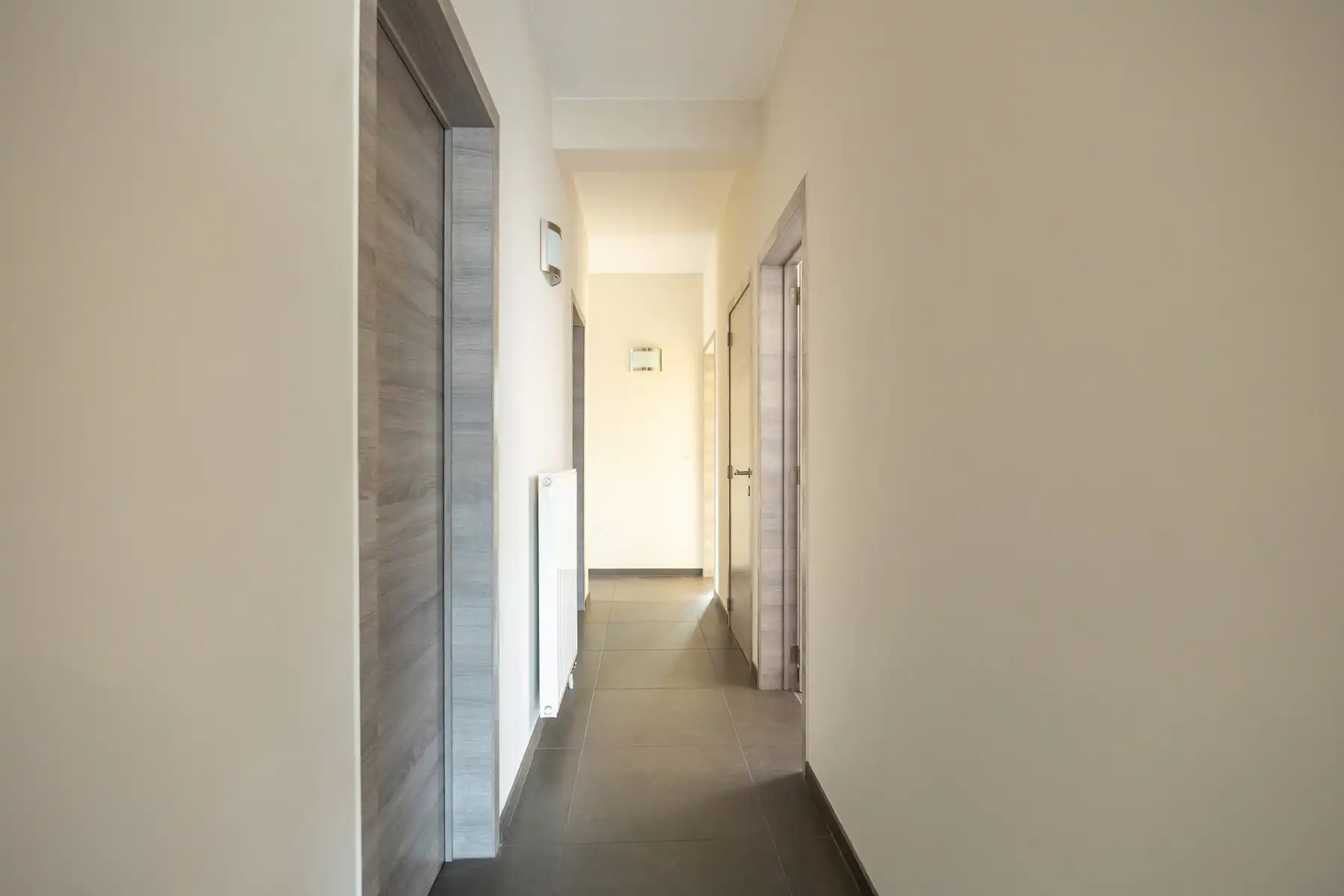 Veelzijdige handelszaak met woonst en topzichtbaarheid foto 24