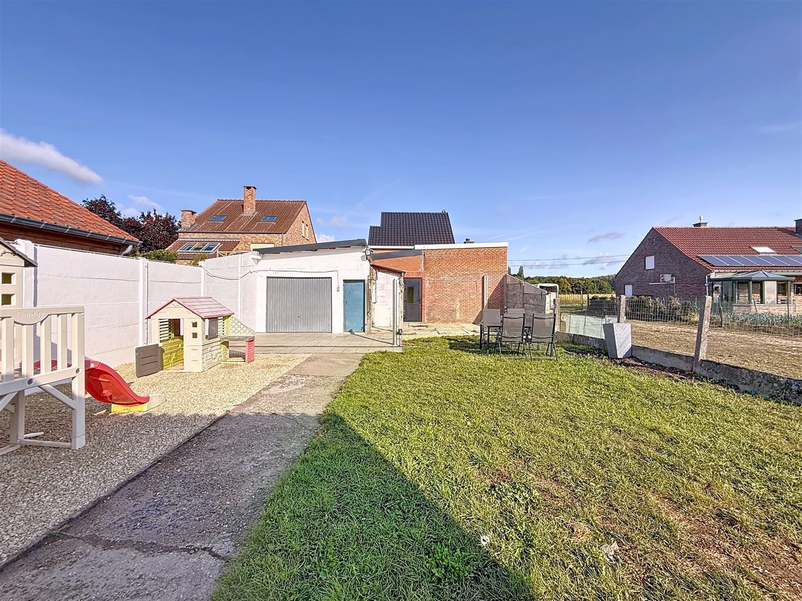 Ruime instapklare HOB, 4 slpks, garages, tuin, 16a 73ca foto 35