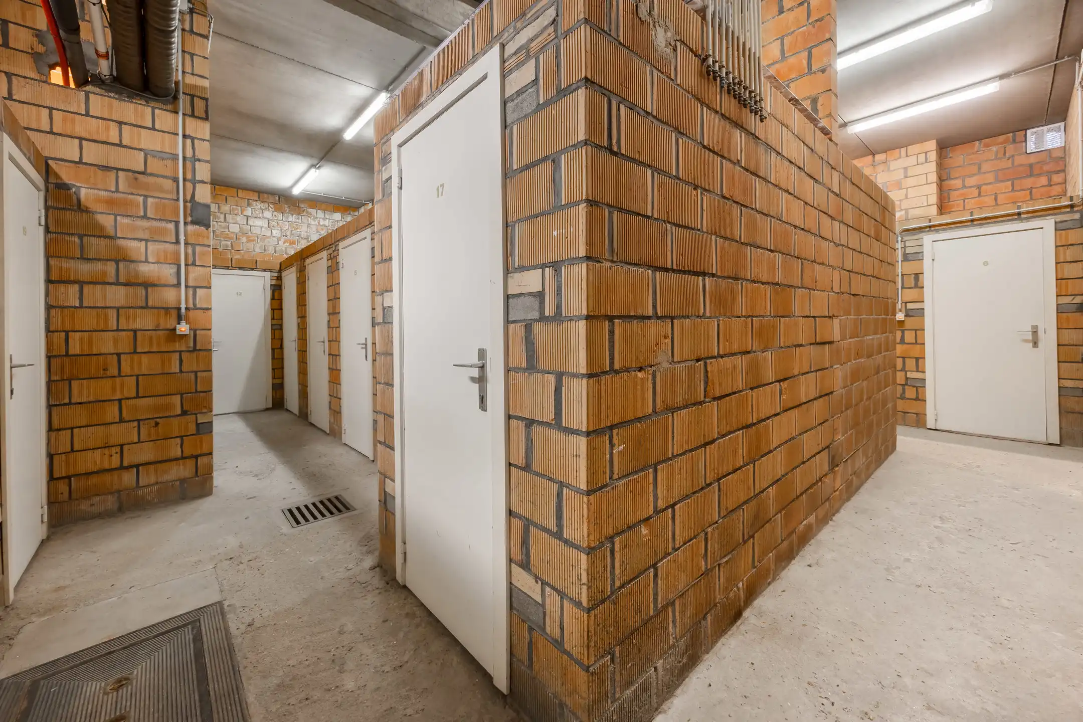 Luxueus gerenoveerd hoekdakappartement met frontaal zeezicht foto 40