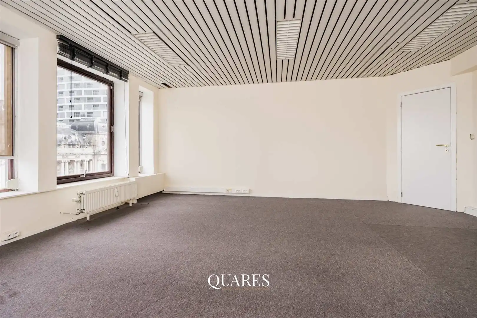 FANTASTISCH RUIM EN LICHTRIJK KANTOOR/APPARTEMENT OP TOPLOCATIE IN HET CENTRUM VAN ANTWERPEN foto 2