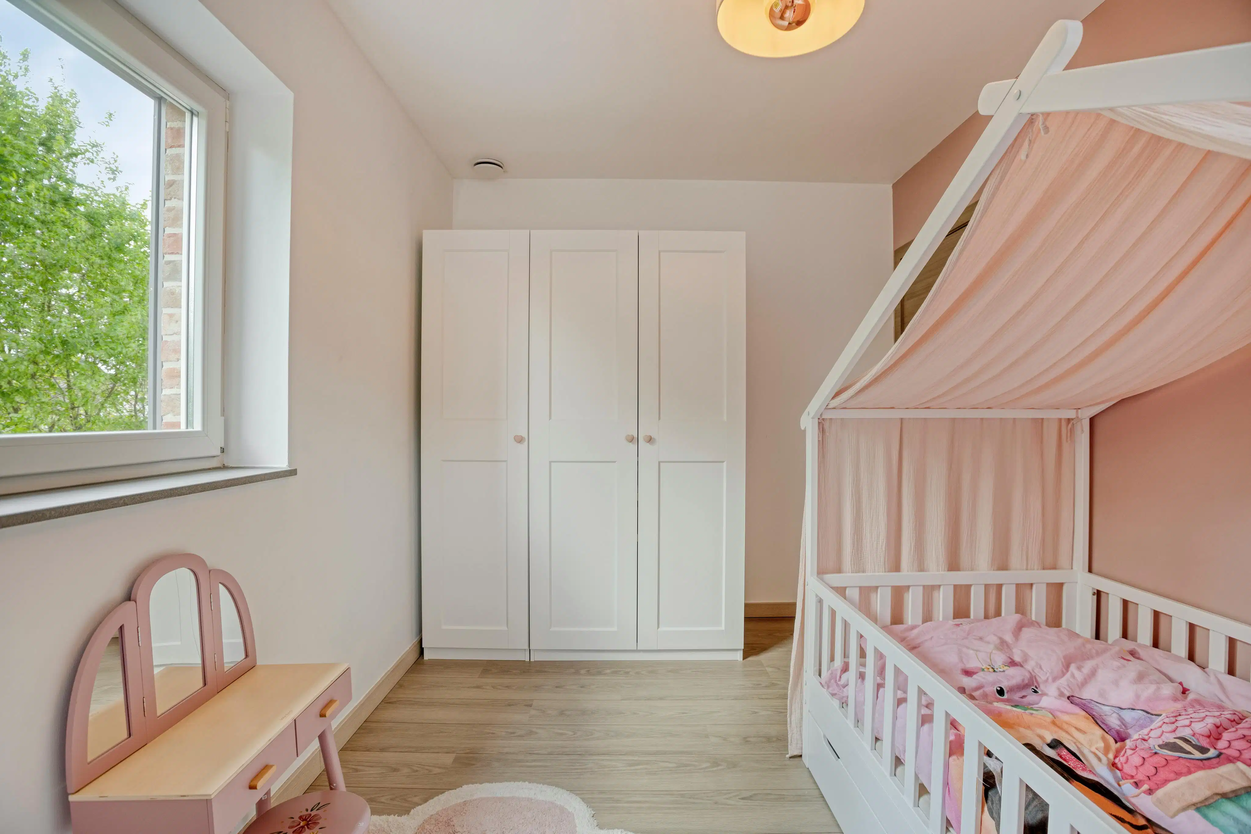 Halfopen huis te koop in Ieper met 3 kamers, garage en tuin foto 28