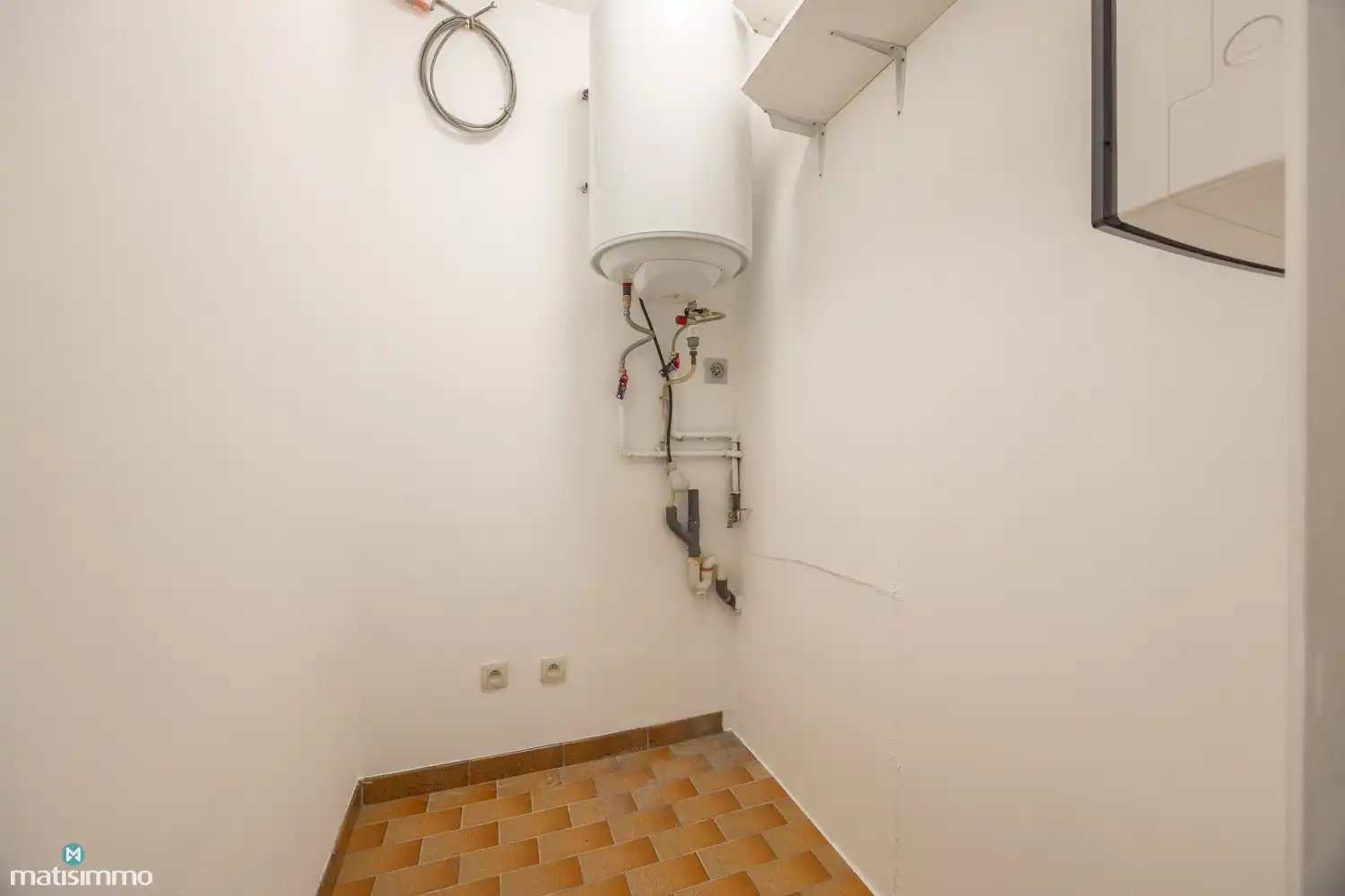 VERZORGD APPARTEMENT MET 2 SLAAPKAMERS, TERRAS EN AUTOSTAANPLAATS NABIJ HET CENTRUM VAN BILZEN foto 9