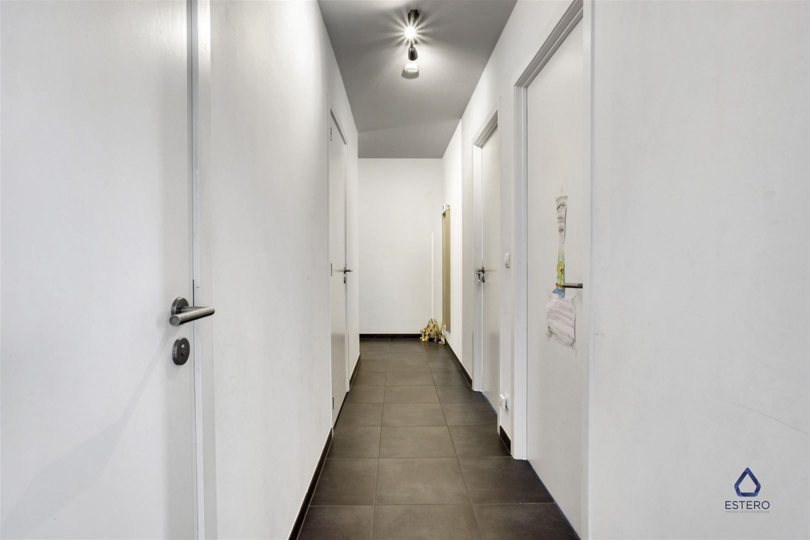 Tweeslaapkamer appartement met terras en dubbele parking foto 3