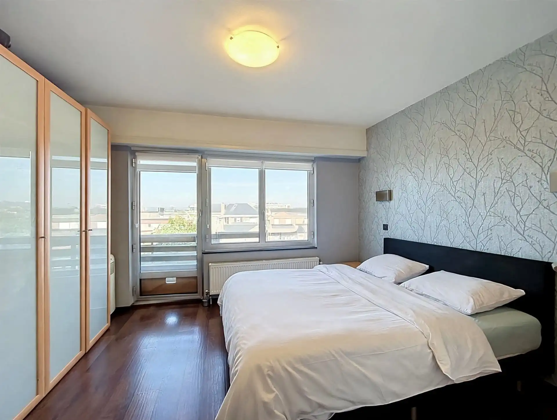 bel-etage woning met 2 slaapkamers, garage en ruime tuin op toplocatie foto 10