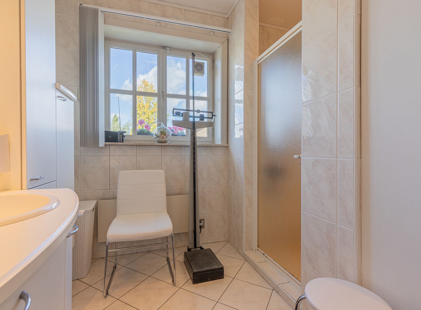 Open bebouwing met 4 slpks en veel opbergruimte! foto 10