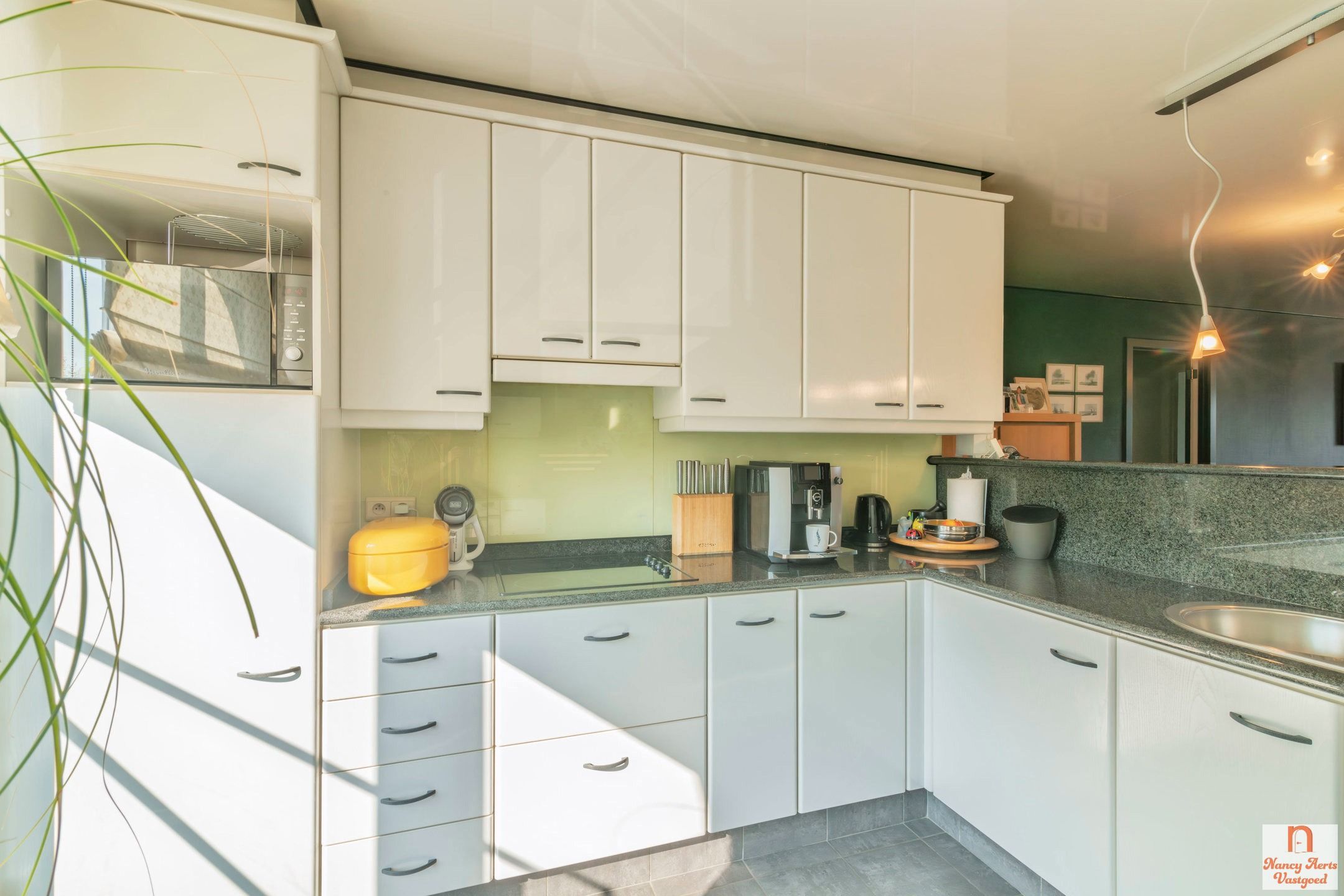Ruim, stijlvol appartement met 3 slaapkamers foto 9