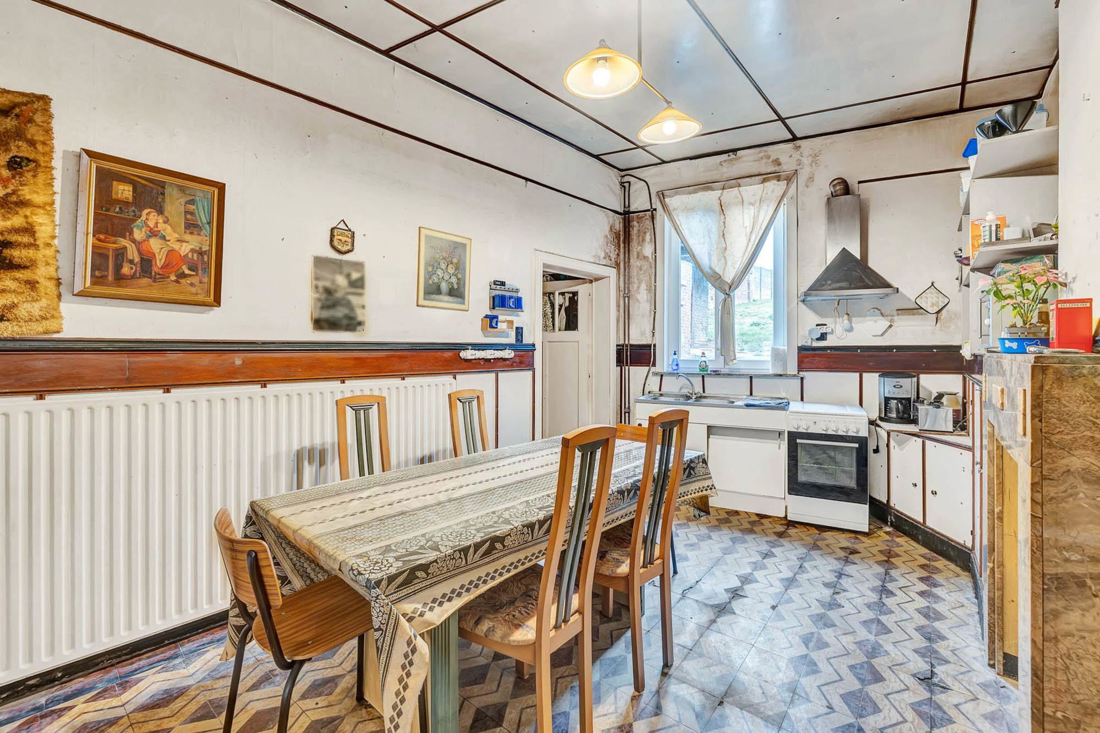 Ruime te renoveren woning op 12a 80ca gelegen in het centrum van Gooik foto 8