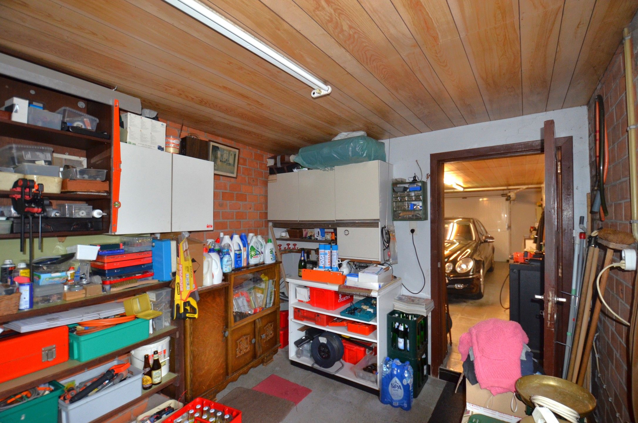 Rustig gelegen woning met magazijn foto 11