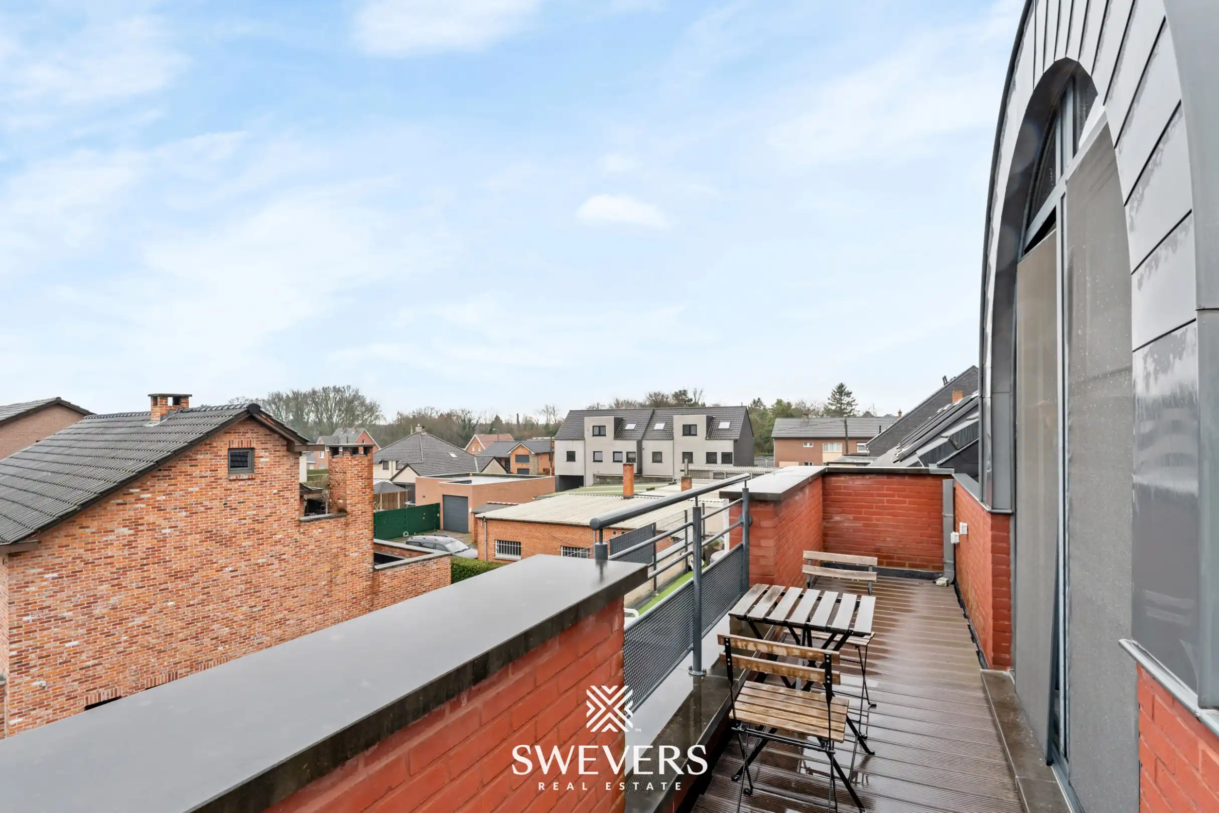 Zonnige bel-etage met dubbele garage en groot terras vlakbij het centrum van Heusden foto 15