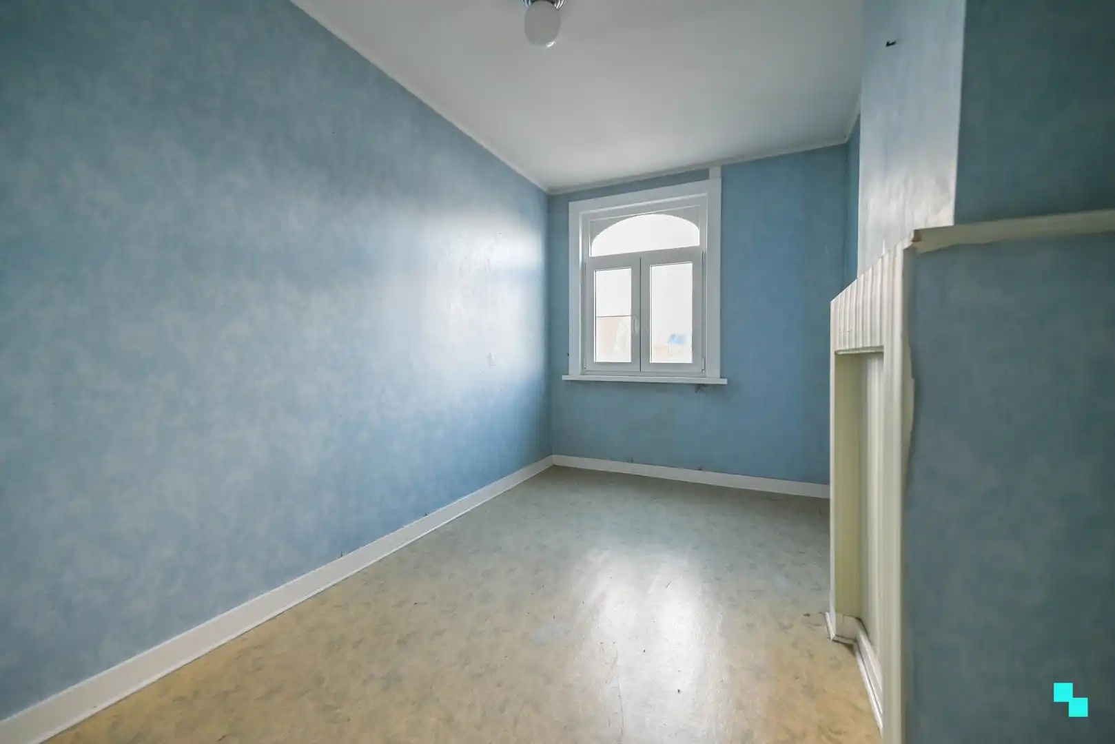 Verder op te frissen woning nabij centrum Izegem foto 17